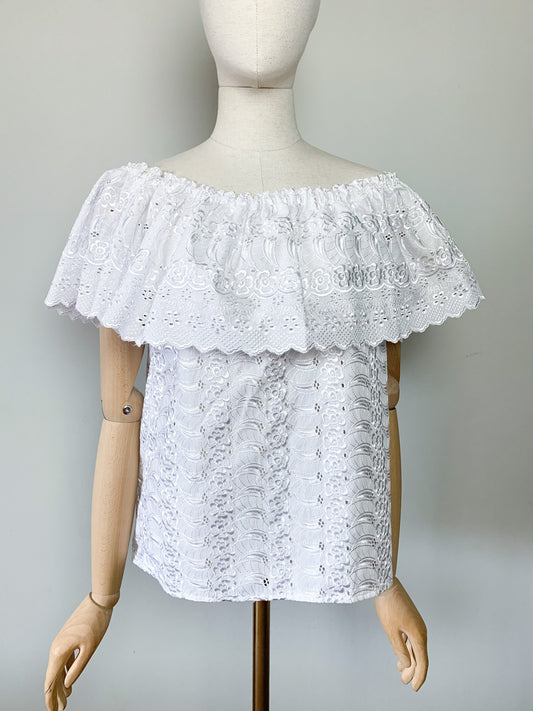 Blouse Vintage Années 70 80 – Épaules dénudées Broderies Anglaises & Volants - Blanche - T. 36/38