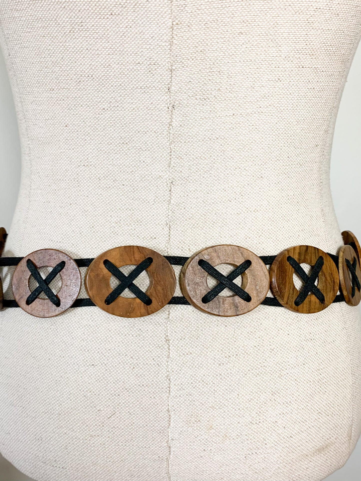 Ceinture Vintage Années 70 en Bois Artisanal – Multi-essences – Taille 75 (Ajustable)