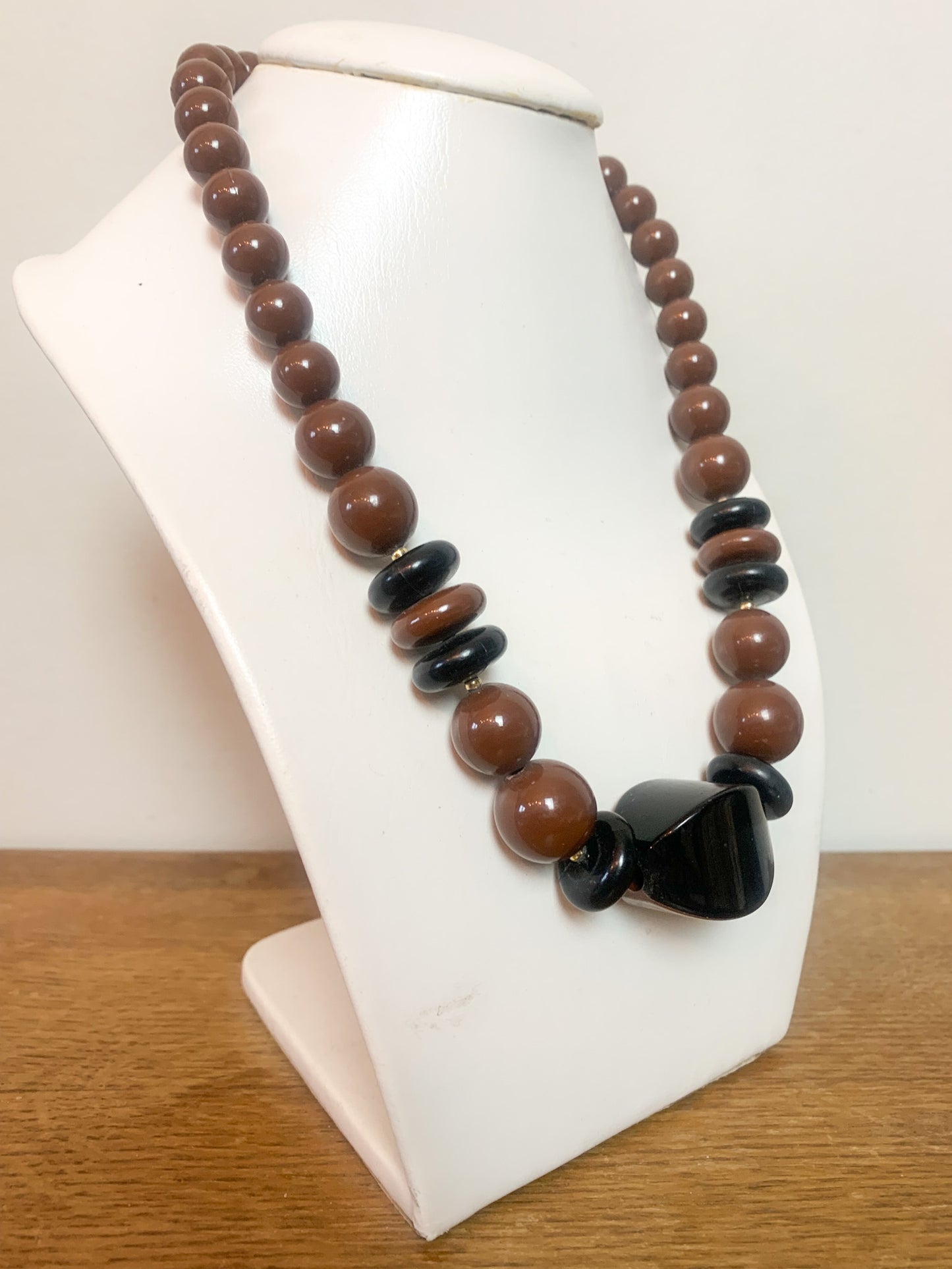 Collier Vintage Années 80 Grosses Perles - Marron & Noir - Style Statement Chic