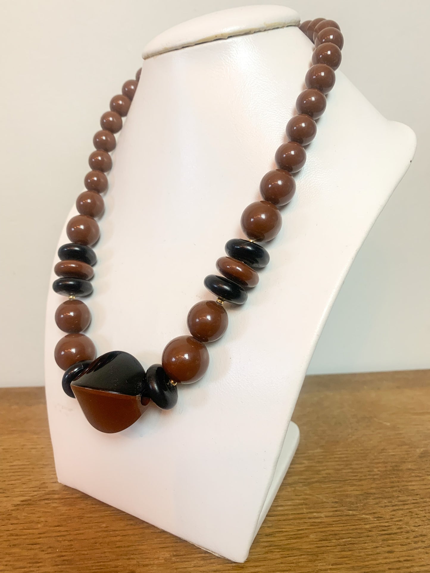 Collier Vintage Années 80 Grosses Perles - Marron & Noir - Style Statement Chic