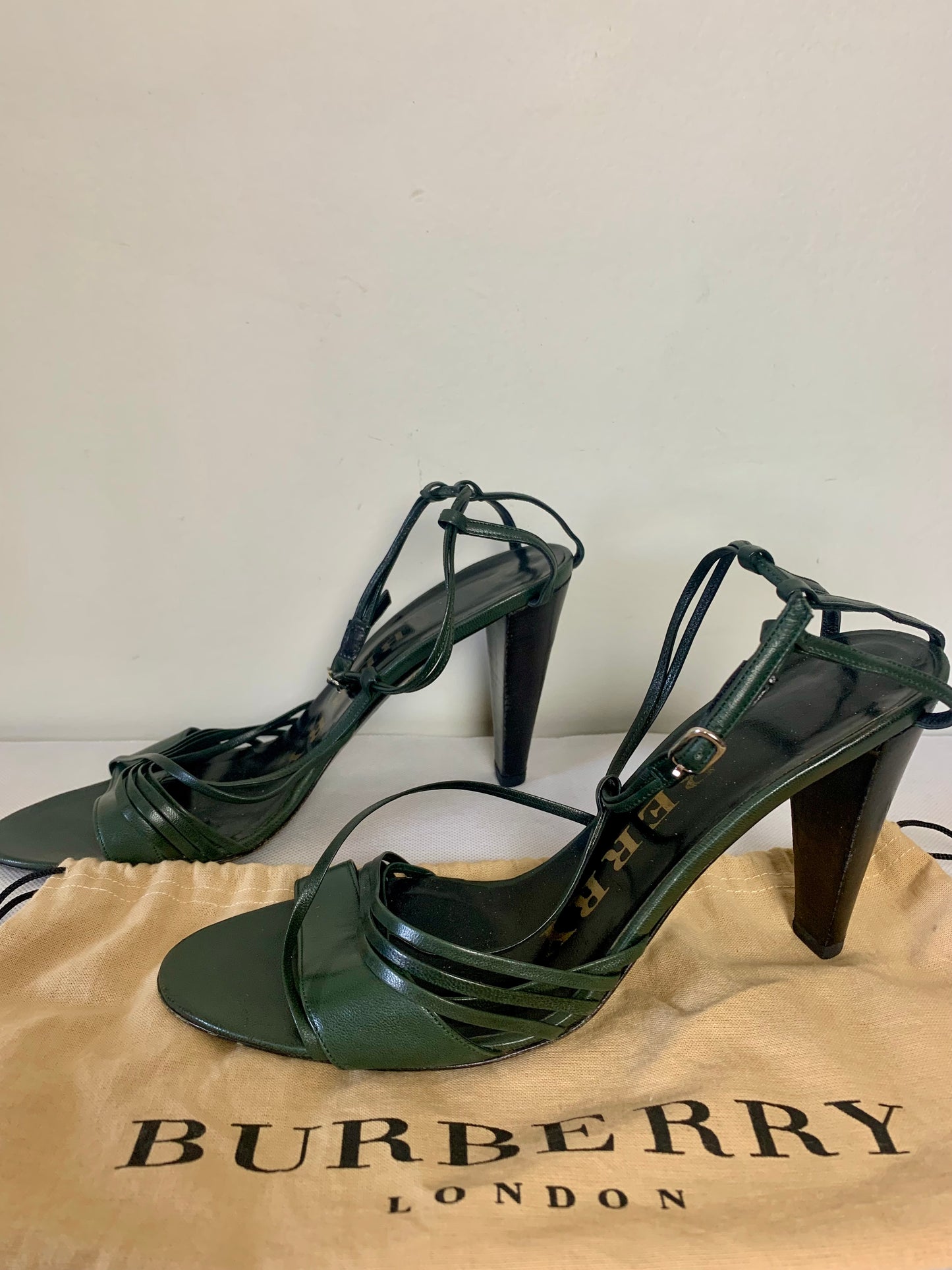 Escarpins Salomés Burberry Vintage - 100% Cuir Vert - Made in Italy - P. 39 IT/ 38 FR