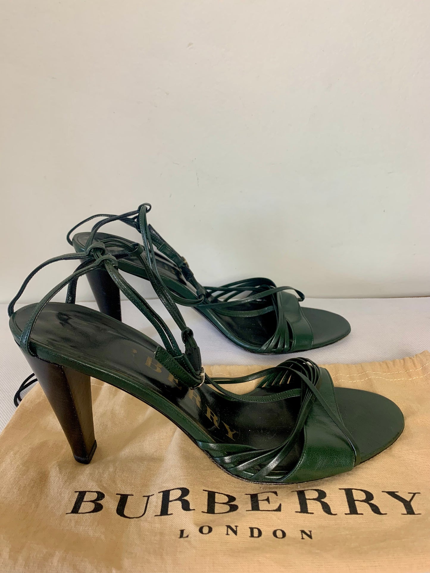 Escarpins Salomés Burberry Vintage - 100% Cuir Vert - Made in Italy - P. 39 IT/ 38 FR