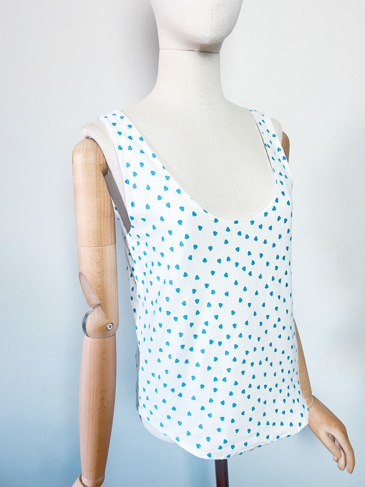 Débardeur Vintage Années 80 90 Dos Nu à Nœuds Imprimé Cœurs bleu turquoise – Fabriqué en France – T36/38