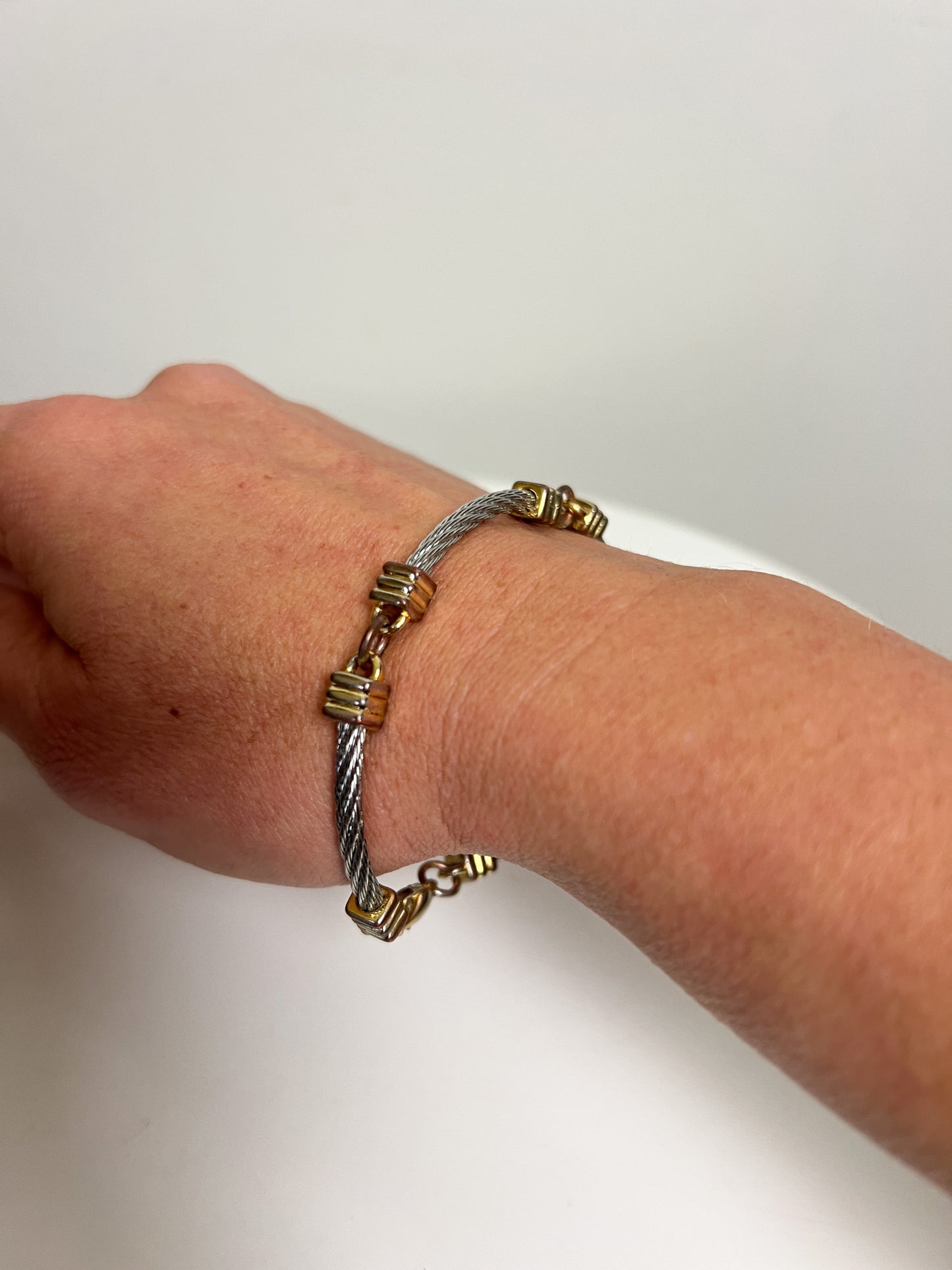 Bracelet Jonc Vintage Années 80  Bi-ton (Argenté/Doré) - Manchette Semi-Rigide Stylisée