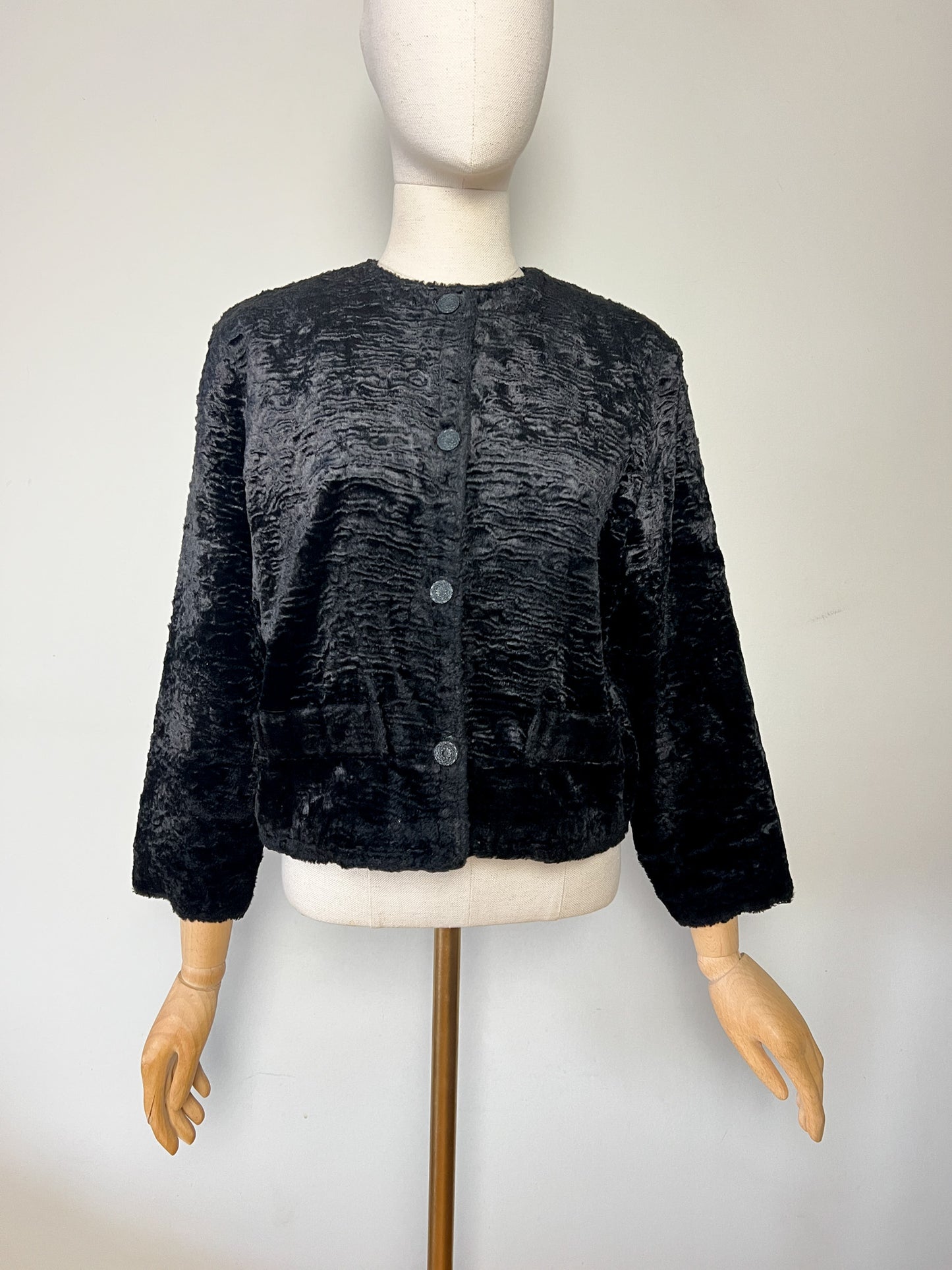 Veste Vintage Fourrure Synthétique Astrakan Noire - Coupe Courte Rétro Chic - Manches 7/8 - T40