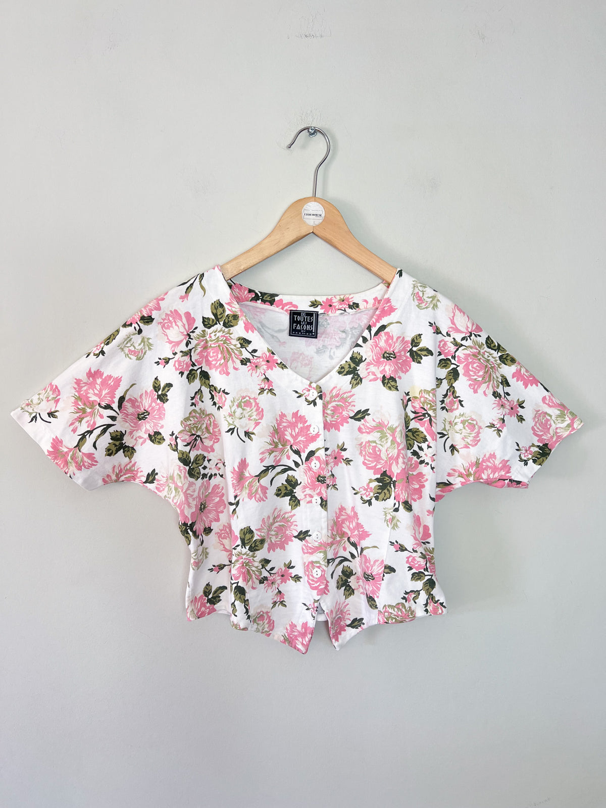Top Vintage Années 80/90 Boutonné Fleurs Roses – Coupe Basque & Chauve-Souris – T.36/38 (S/M)
