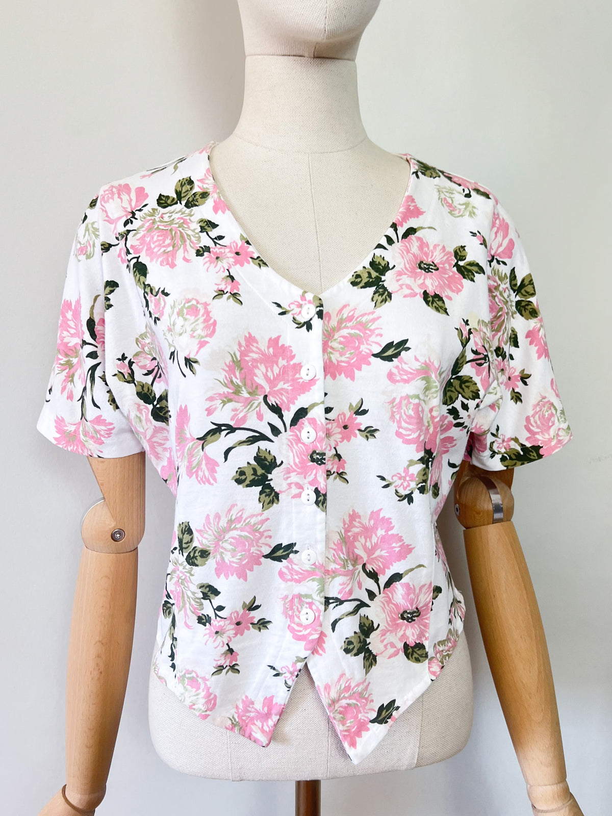 Top Vintage Années 80/90 Boutonné Fleurs Roses – Coupe Basque & Chauve-Souris – T.36/38 (S/M)