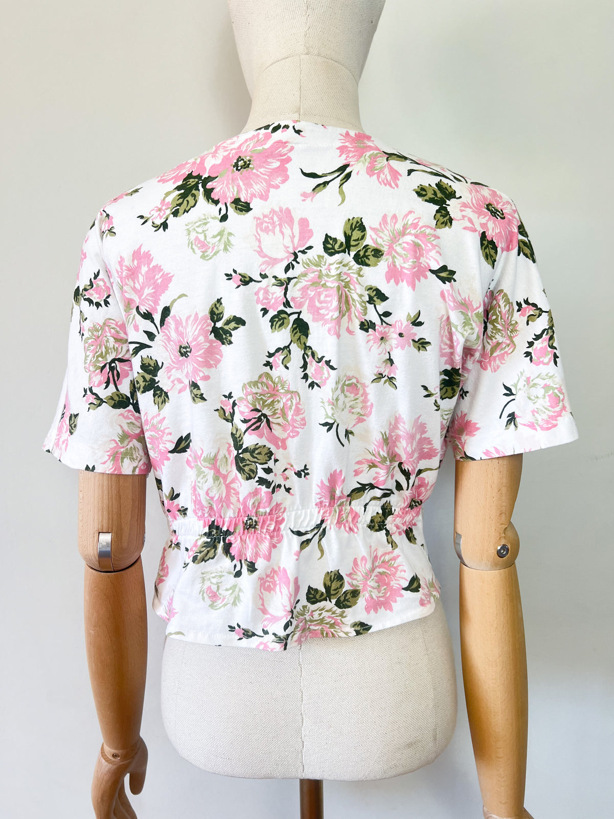 Top Vintage Années 80/90 Boutonné Fleurs Roses – Coupe Basque & Chauve-Souris – T.36/38 (S/M)