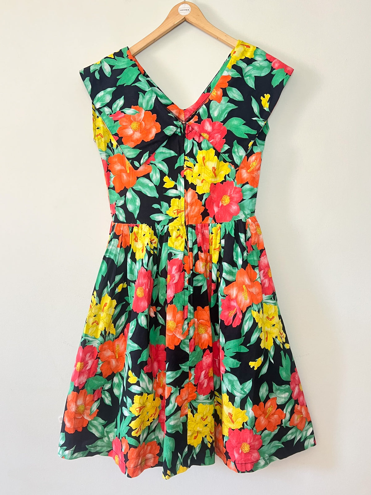 Robe Vintage Années 80 Imprimé Fleurs Exotiques – Encolure V & Grand Col – Doublée – T.36 (S)