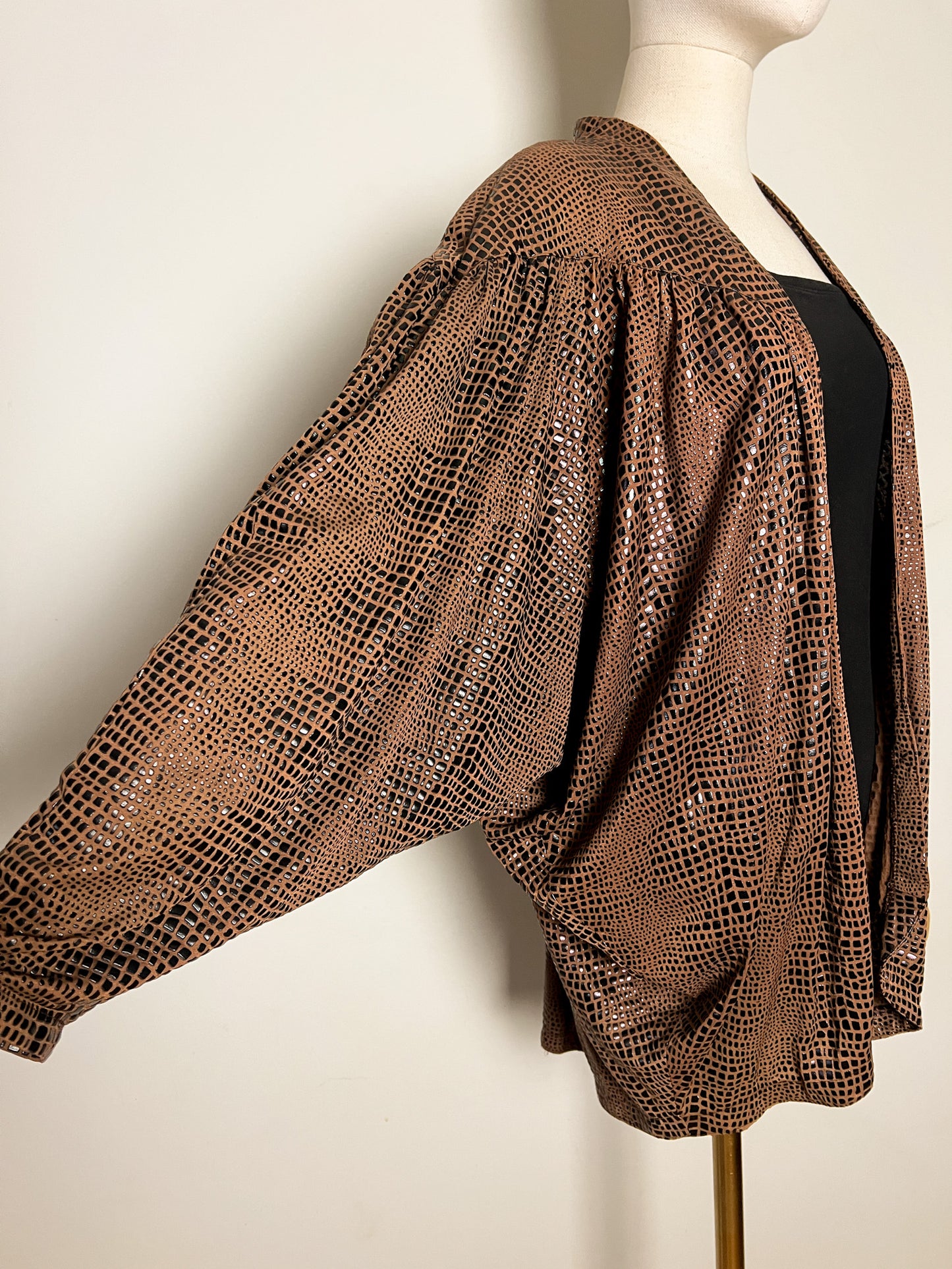 Cardigan Veste Vintage Années 80 - Manches Chauve-Souris - Épaulettes - Imprimé Relief Babu T40