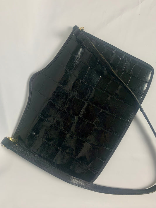 Sac en cuir verni noir traitement façon croco vintage