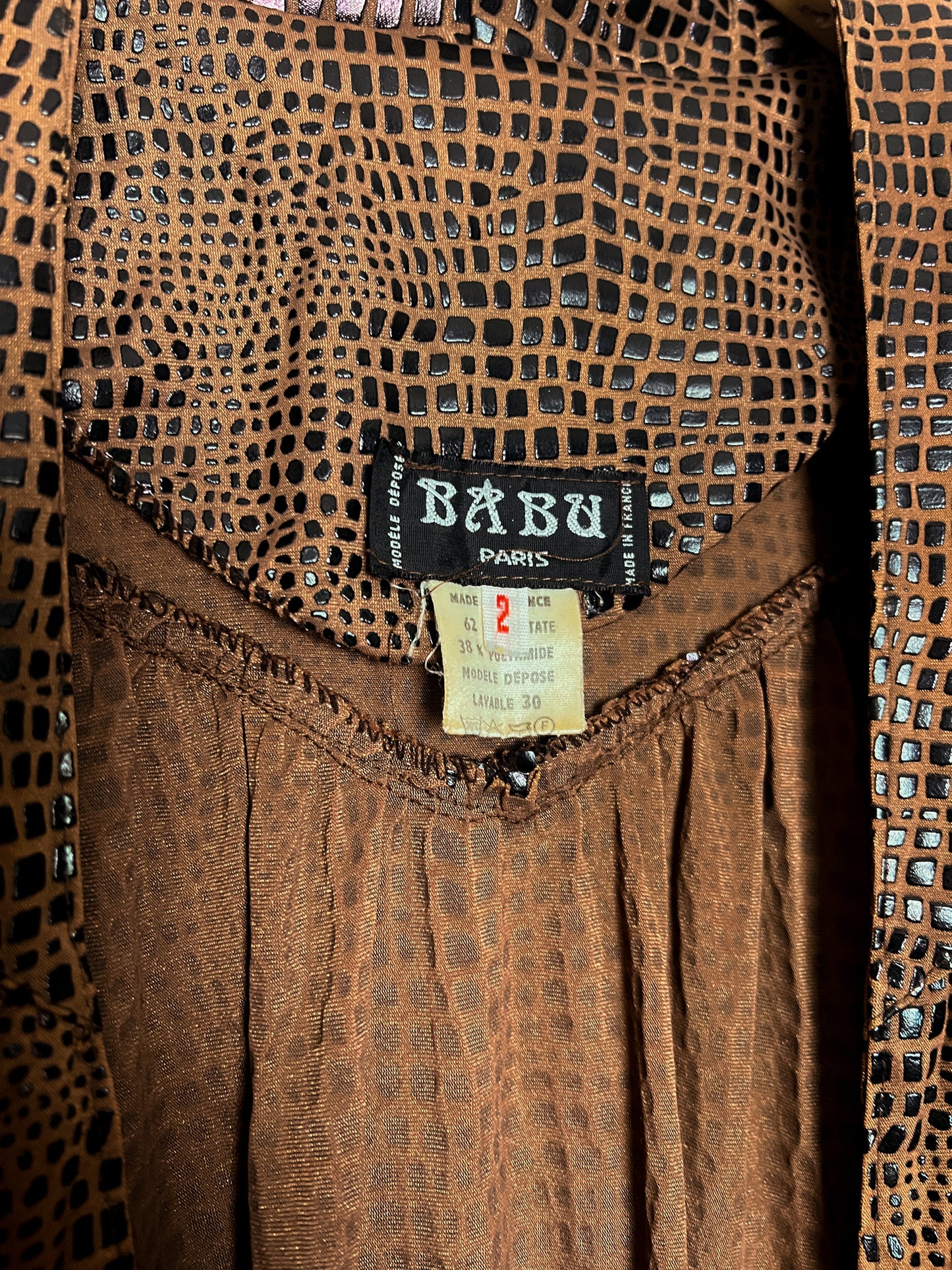 Cardigan Veste Vintage Années 80 - Manches Chauve-Souris - Épaulettes - Imprimé Relief Babu T40