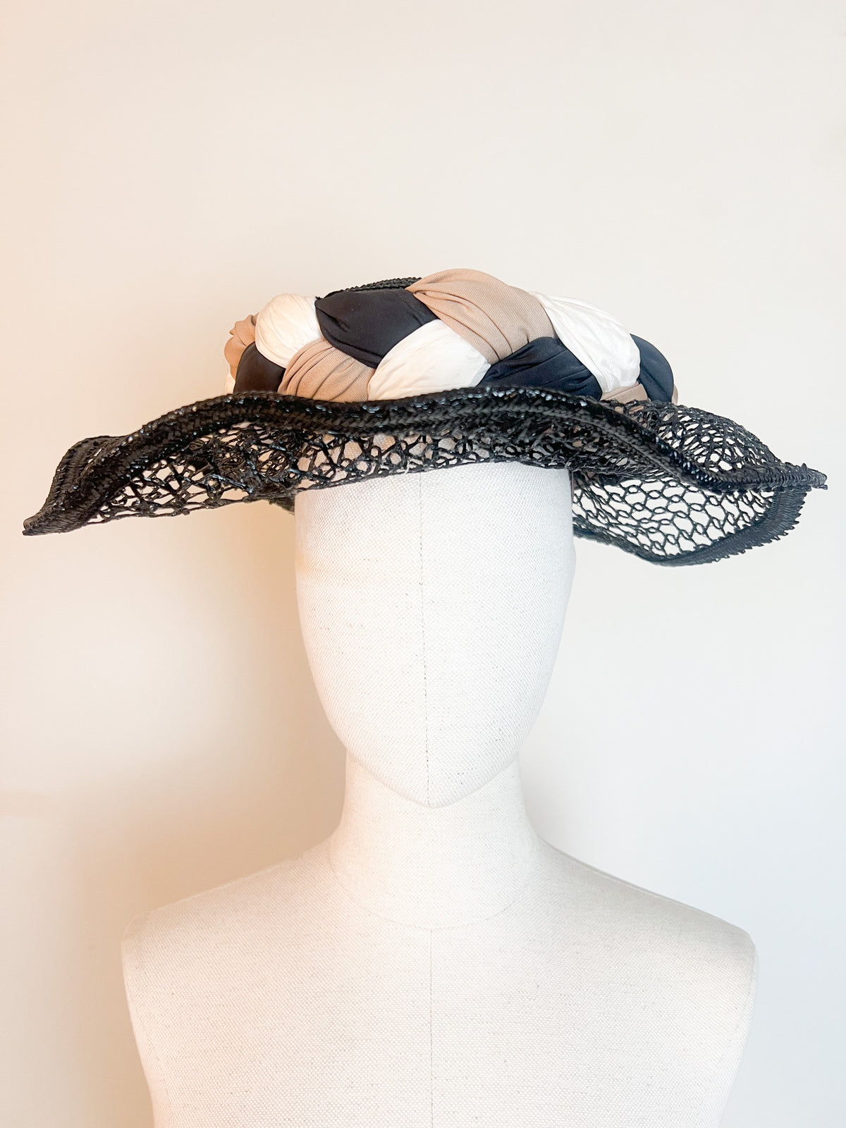 Chapeau de cérémonie vintage Josette D. Paris "Spécial Chignon"