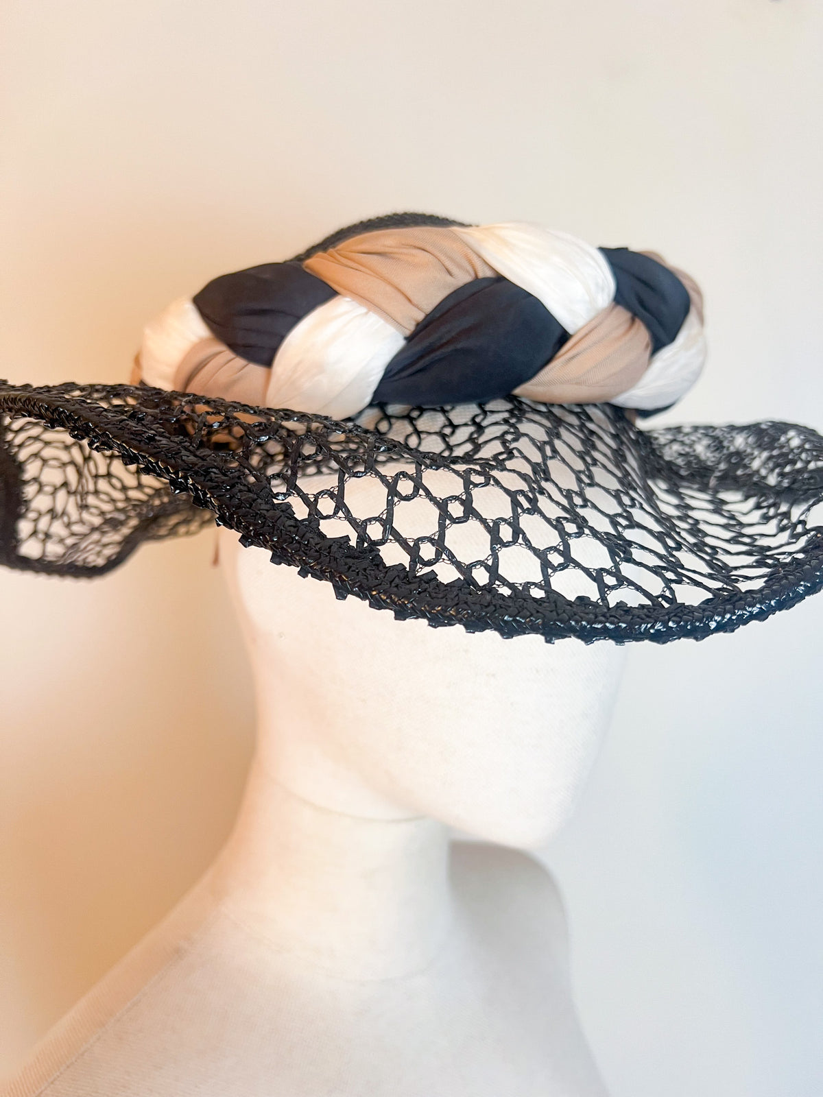 Chapeau de cérémonie vintage Josette D. Paris "Spécial Chignon"