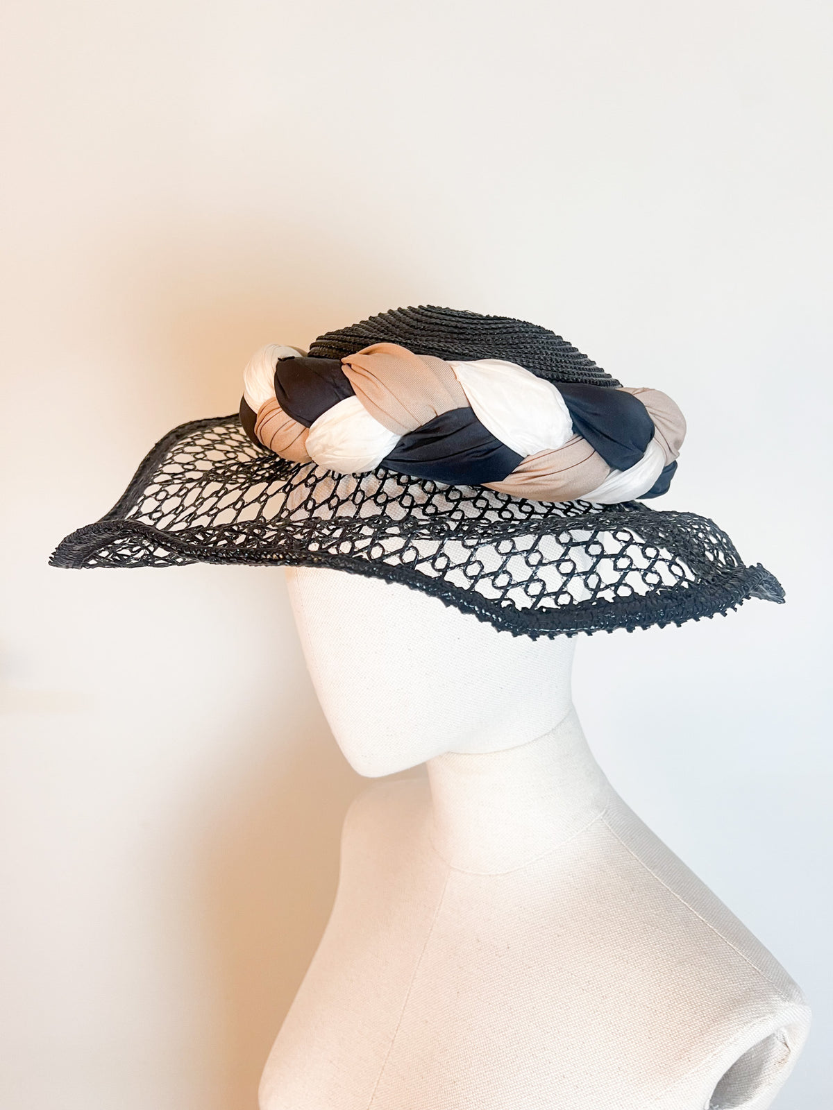 Chapeau de cérémonie vintage Josette D. Paris "Spécial Chignon"