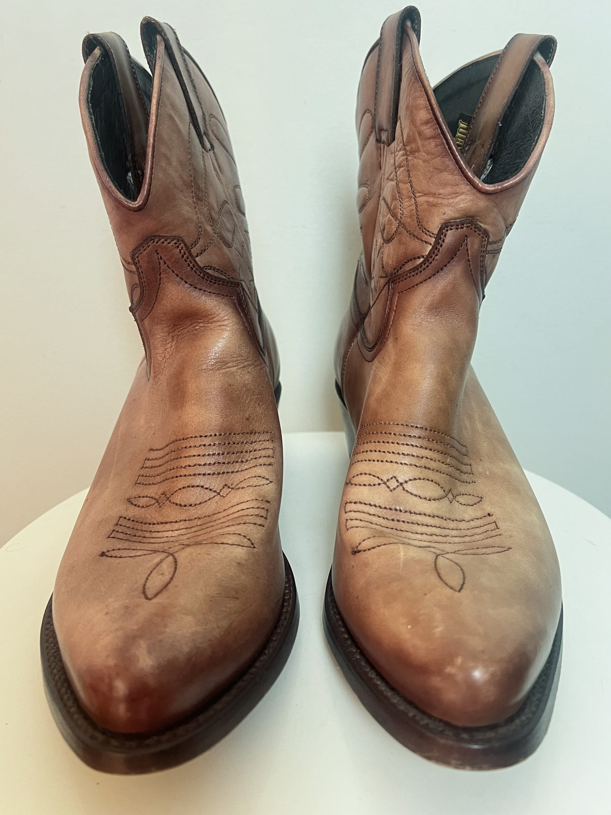 Boots Santiags Mayura Boots Cuir Patiné Marron & Surpiqûres Étoiles – P.37