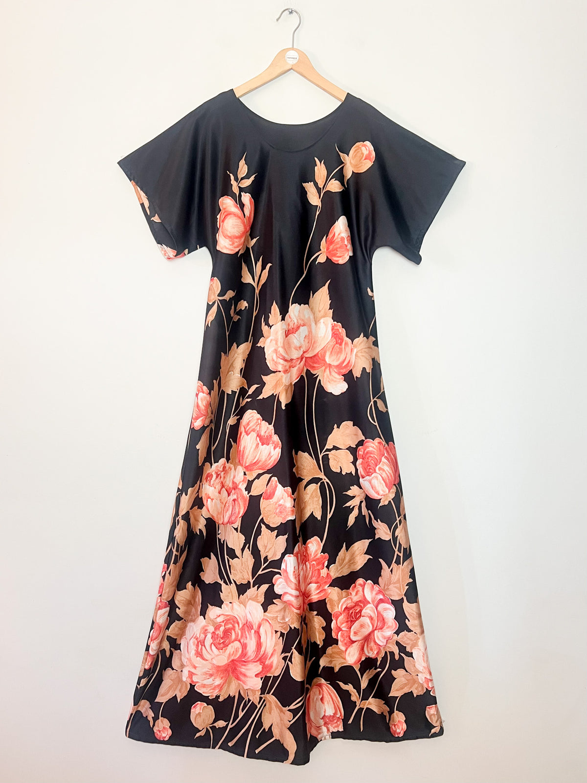 Robe caftan fluide vintage à grands motifs pivoines – Années 70