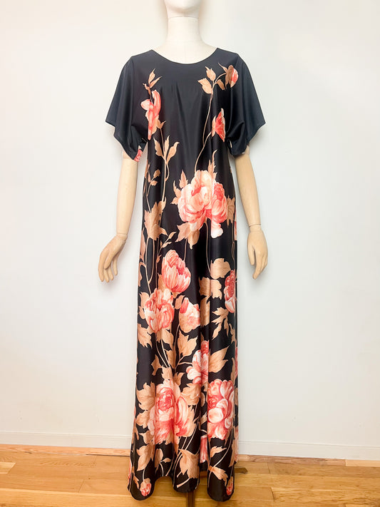 Robe caftan fluide vintage à grands motifs pivoines – Années 70