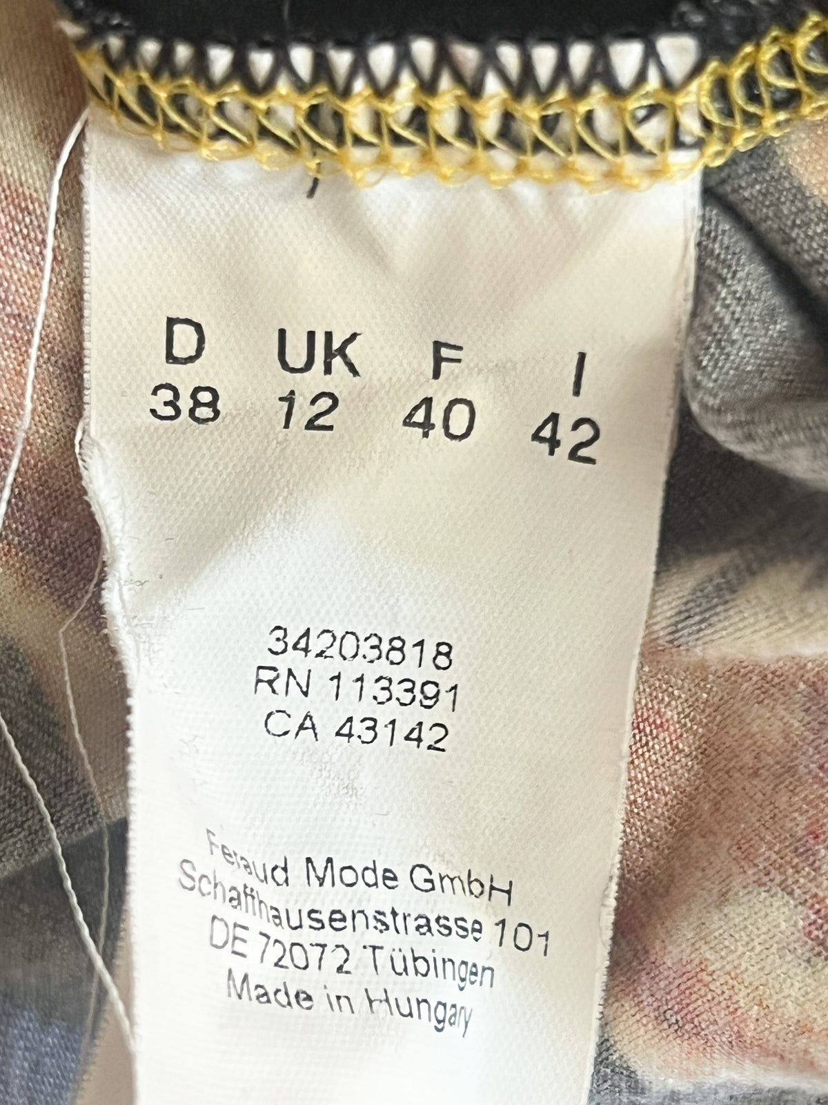 Robe vintage 90s/2000s Louis Féraud à imprimé baroque & liseré doré
