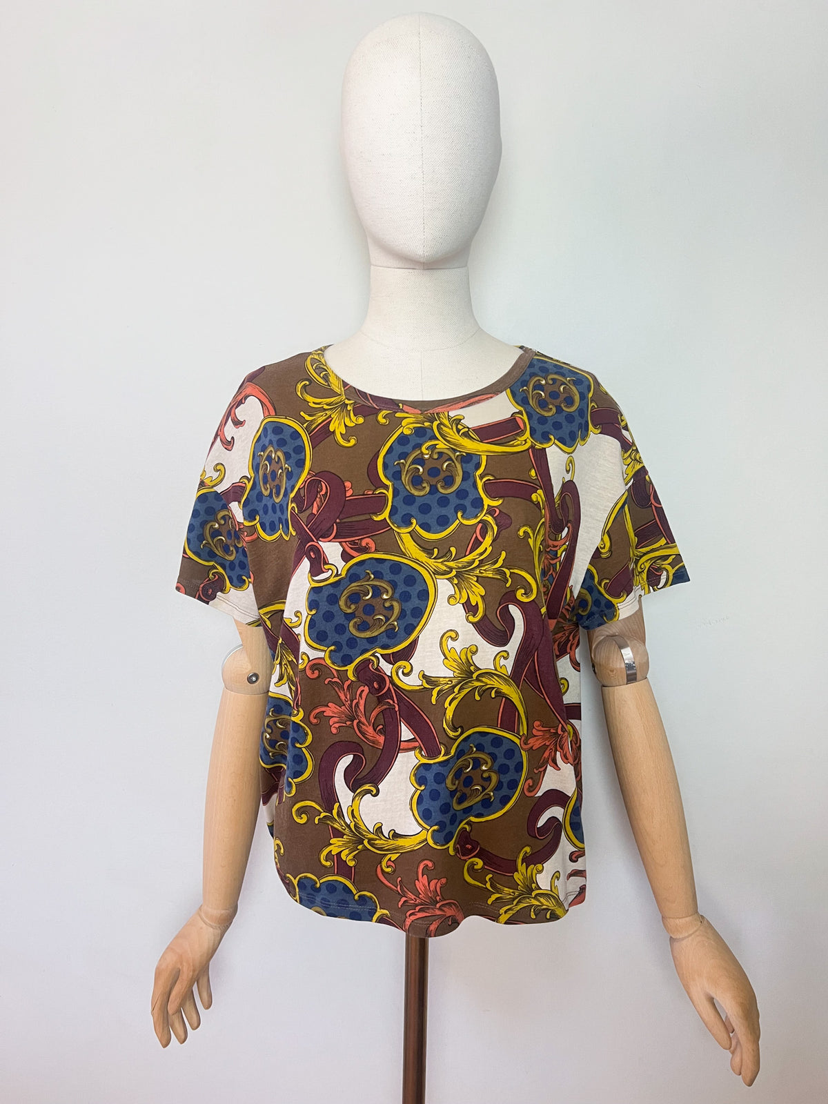 T-shirt Manches Courtes Vintage Imprimé Foulard Baroque – Coupe Boxy – Taille 38/40