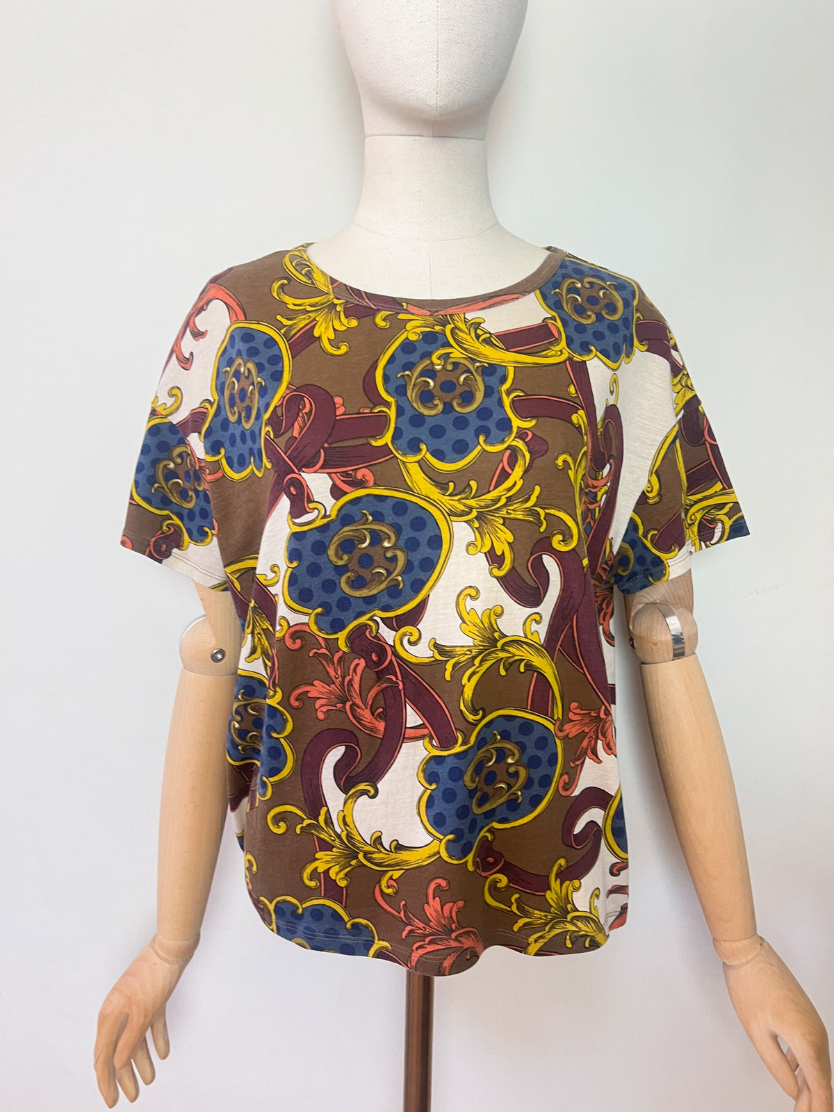T-shirt Manches Courtes Vintage Imprimé Foulard Baroque – Coupe Boxy – Taille 38/40
