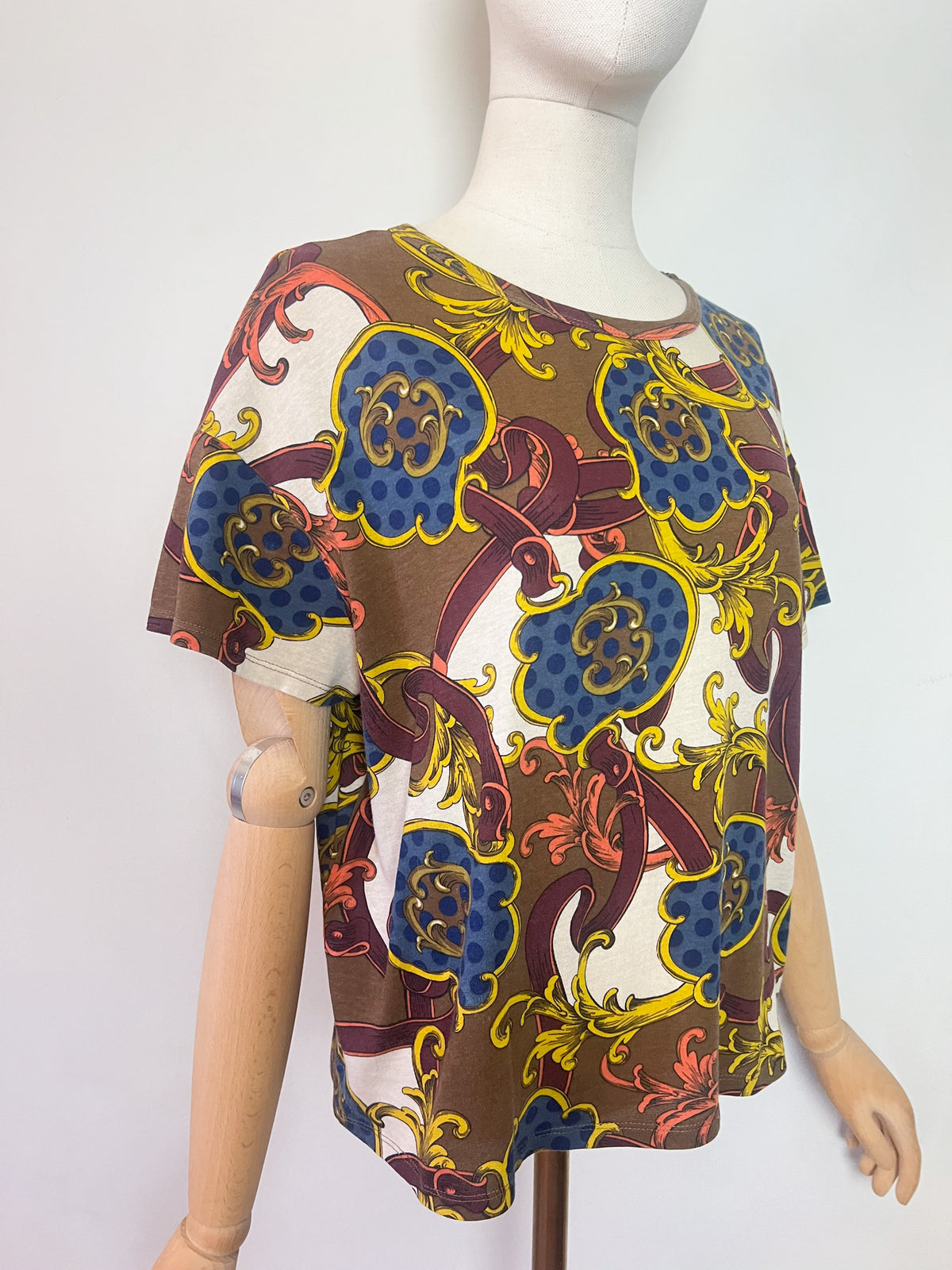 T-shirt Manches Courtes Vintage Imprimé Foulard Baroque – Coupe Boxy – Taille 38/40