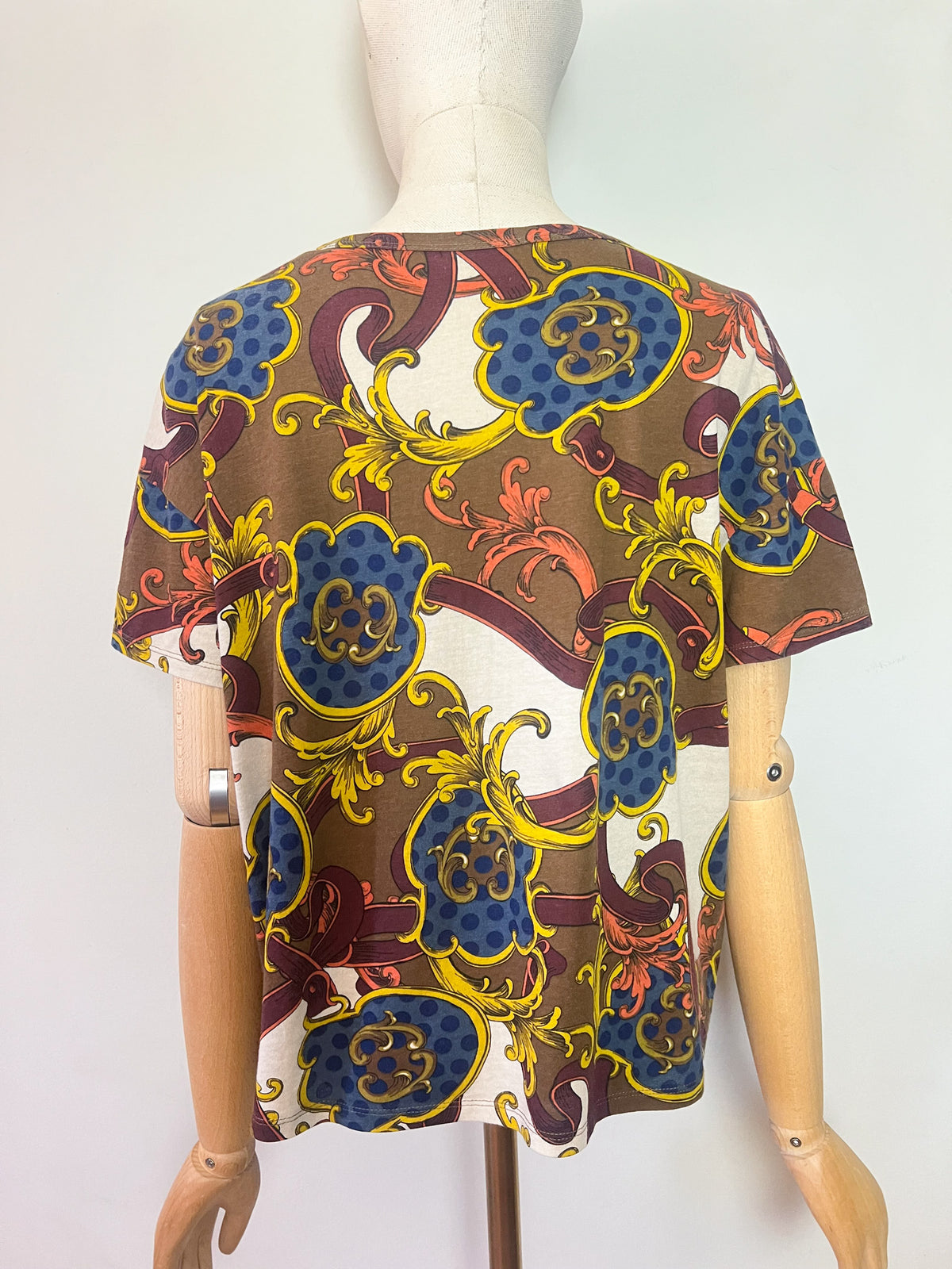 T-shirt Manches Courtes Vintage Imprimé Foulard Baroque – Coupe Boxy – Taille 38/40