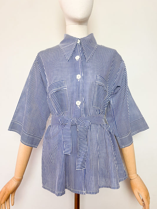 Chemise vintage 70s rayée bleu et blanc à col pelle – Ceinture & détails plis – T36/38
