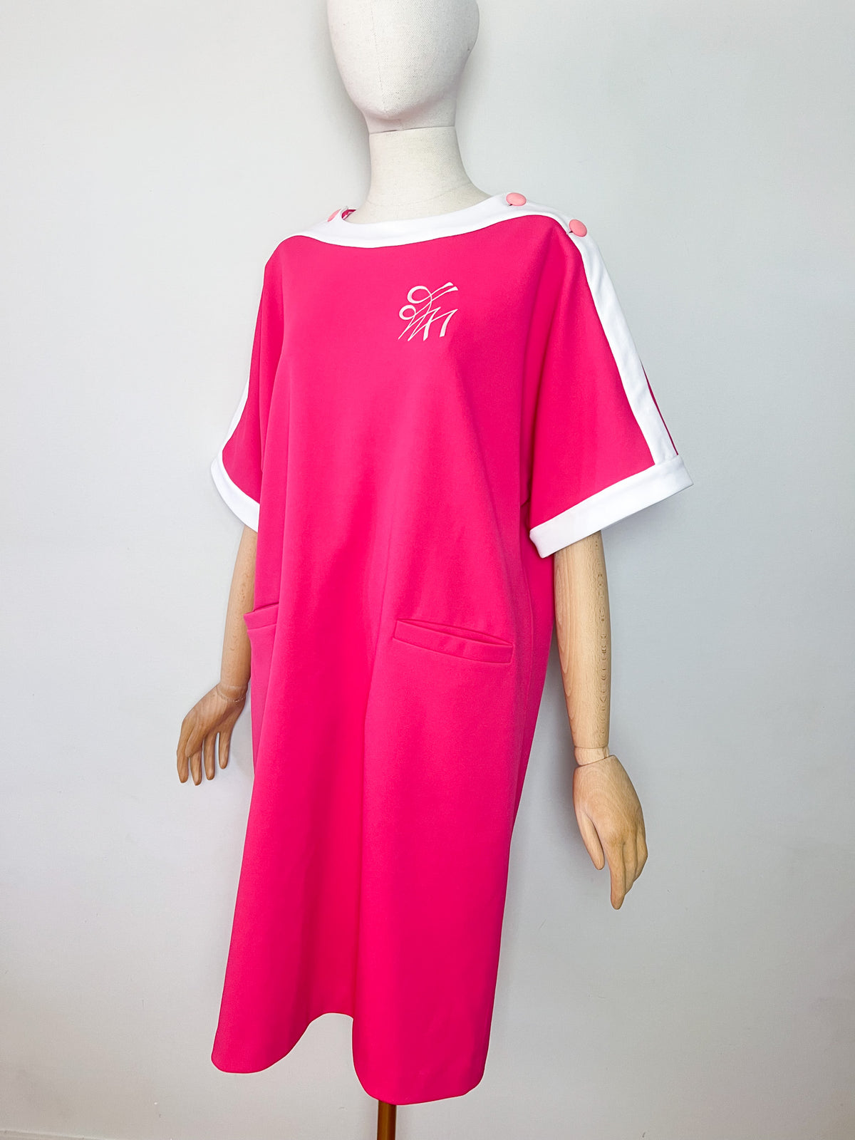 Robe chasuble vintage années 70 rose fuchsia & blanche Febvay – Fabriquée en France -T42/44