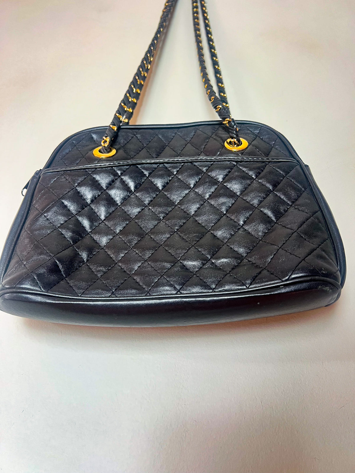 Sac porté épaule vintage années 80 90 matelassé noir à chaîne dorée