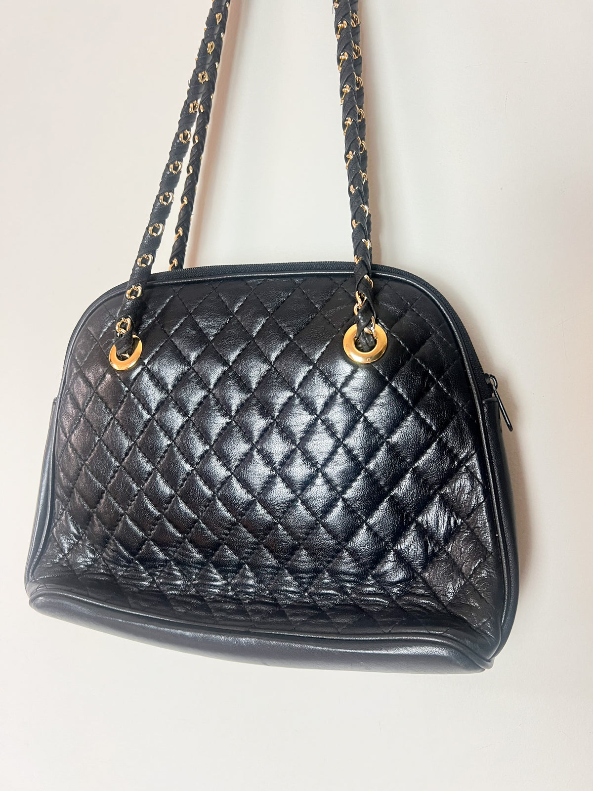 Sac porté épaule vintage années 80 90 matelassé noir à chaîne dorée