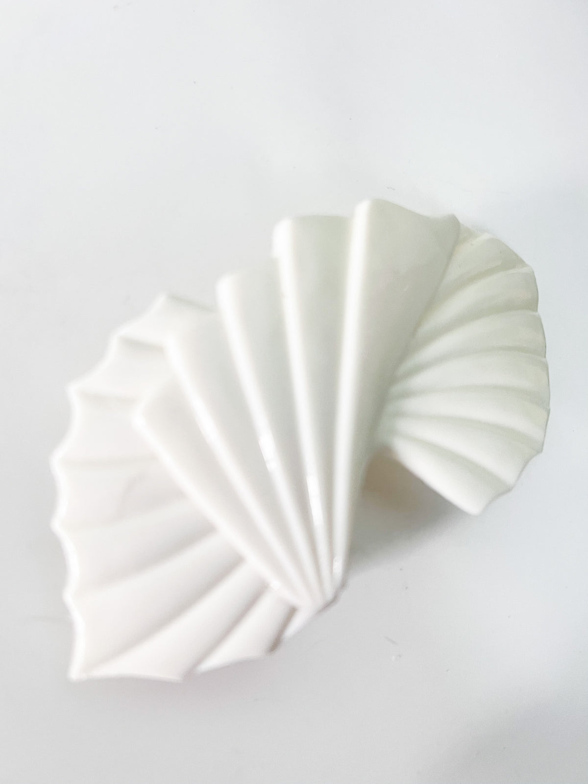 Barrette cheveux maxi vintage 80s blanche motif éventail