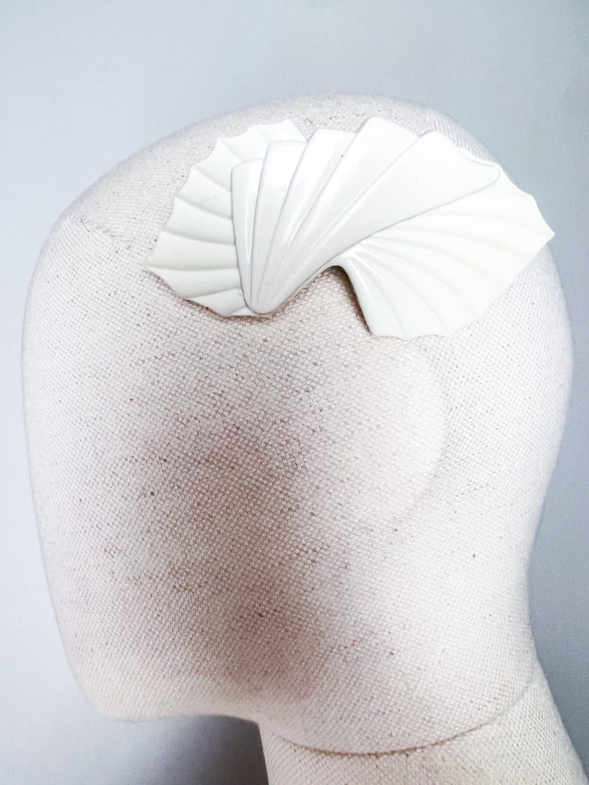 Barrette cheveux maxi vintage 80s blanche motif éventail