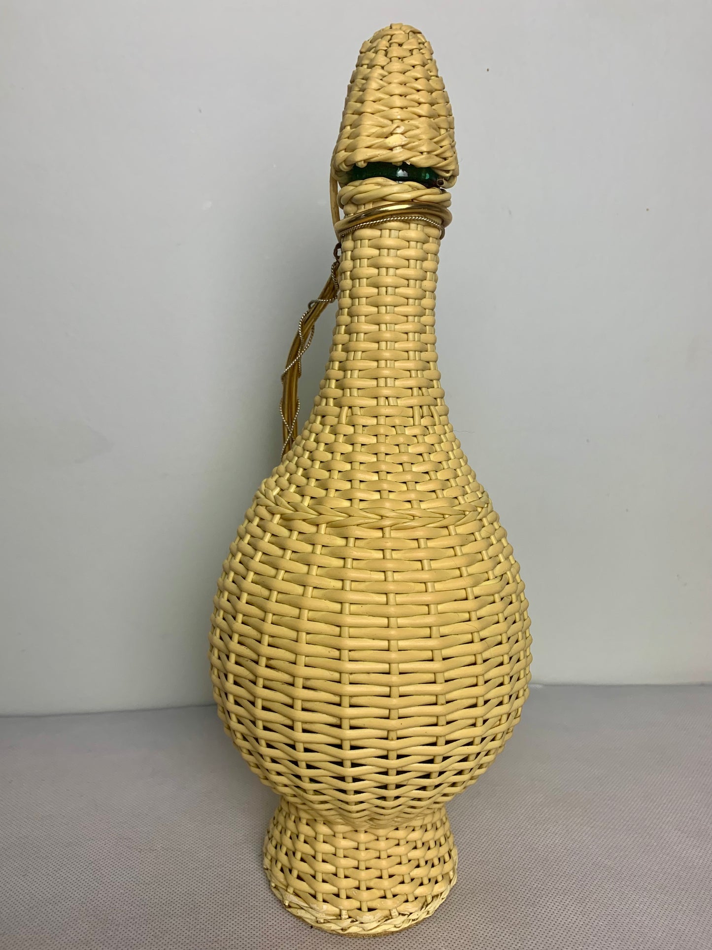 Bouteille scoubidou vintage années 60