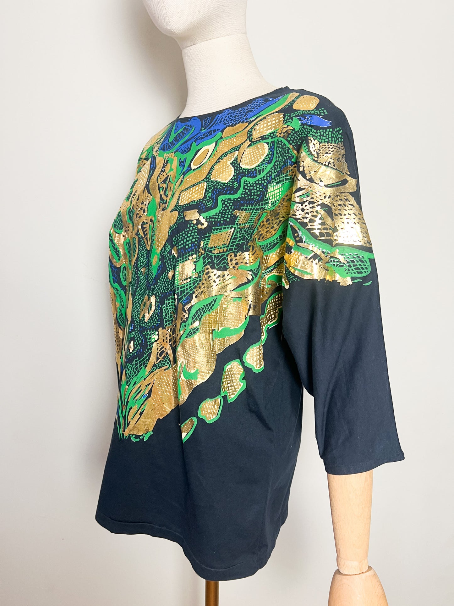 T-Shirt Vintage Années 80 Noir Imprimés Doré, Vert et bleu - Épaulettes & Manches Chauve-Souris 100% coton - T 38/40