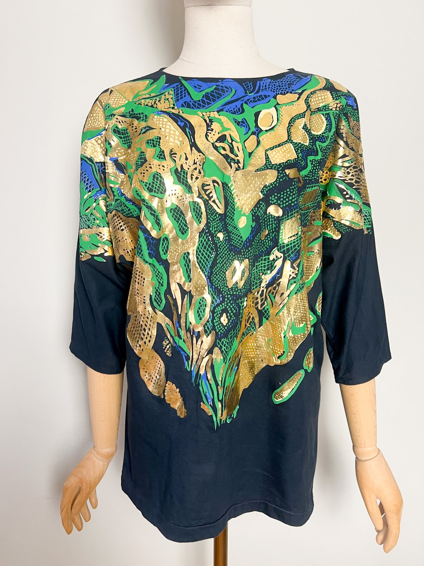 T-Shirt Vintage Années 80 Noir Imprimés Doré, Vert et bleu - Épaulettes & Manches Chauve-Souris 100% coton - T 38/40