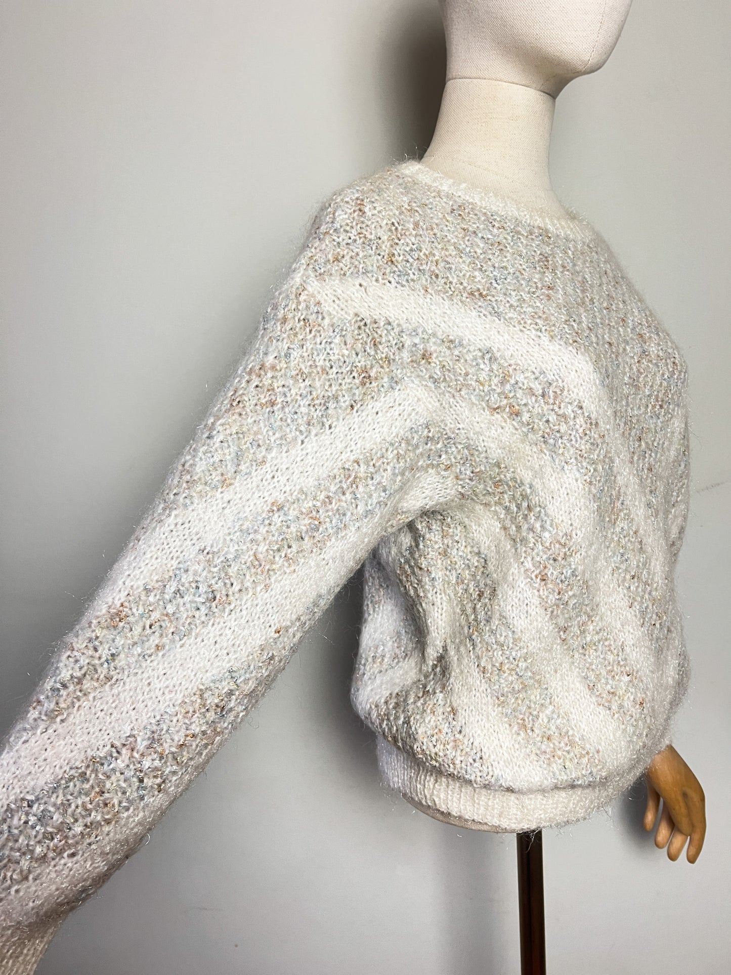 Pull Vintage Tricoté Main - Laine & Fils Métallisés Scintillants - Coupe Courte T 38 (M)