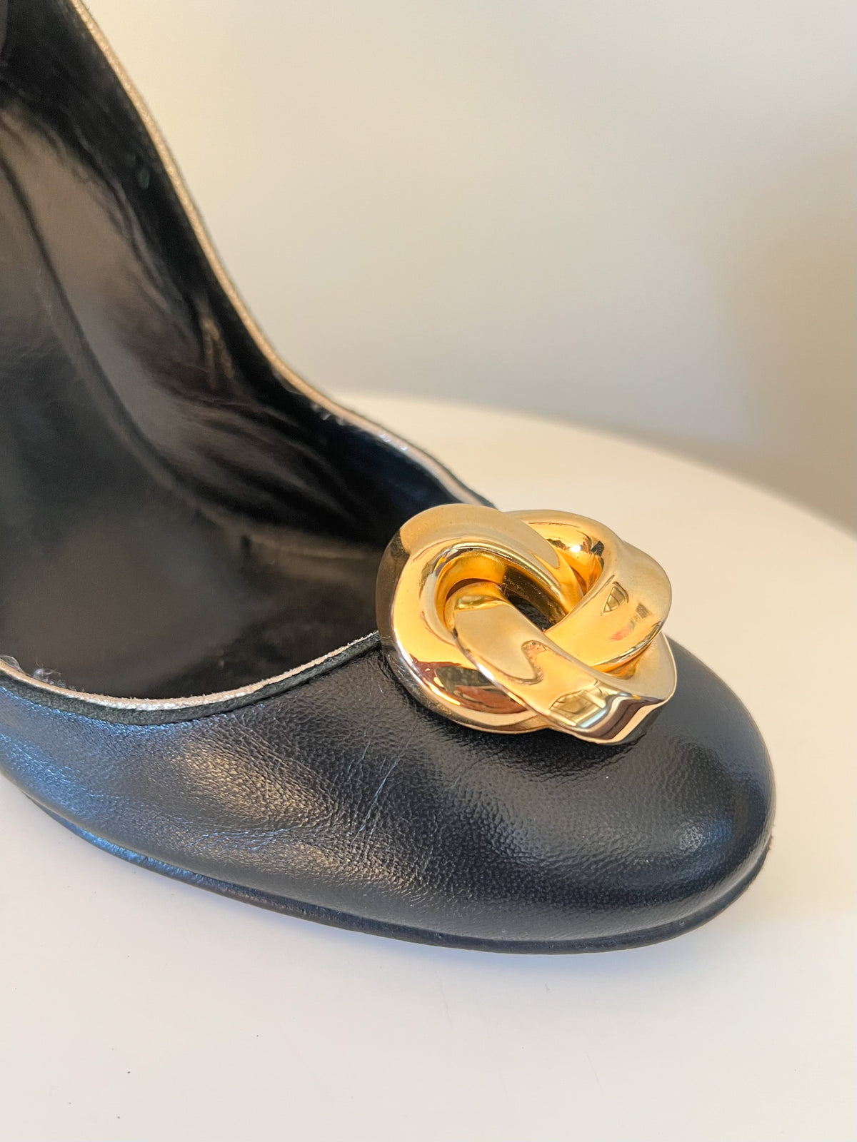 Clips à chaussures vintage nœud entrelacé métal doré Neuf en boîte Deadstock 1980s