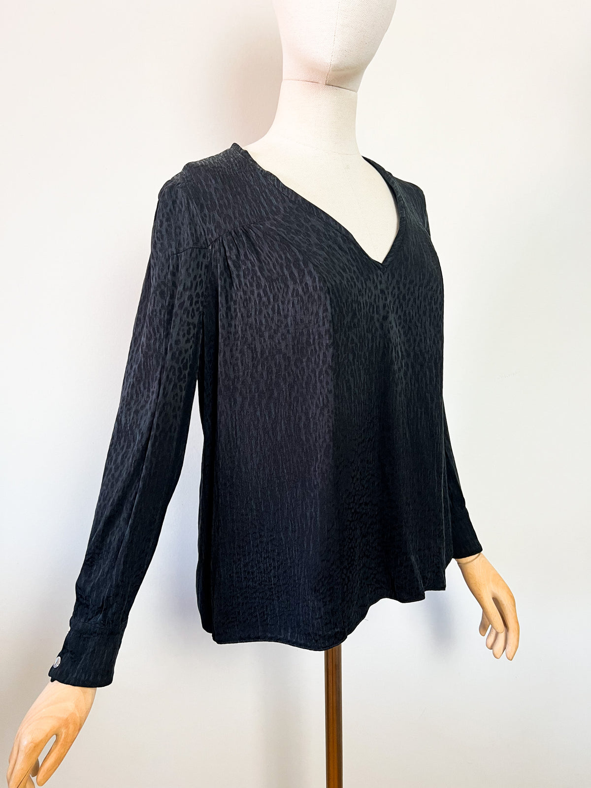 Blouse fluide noire motif reptile ba&sh modèle Liz T. 1 (S/M)