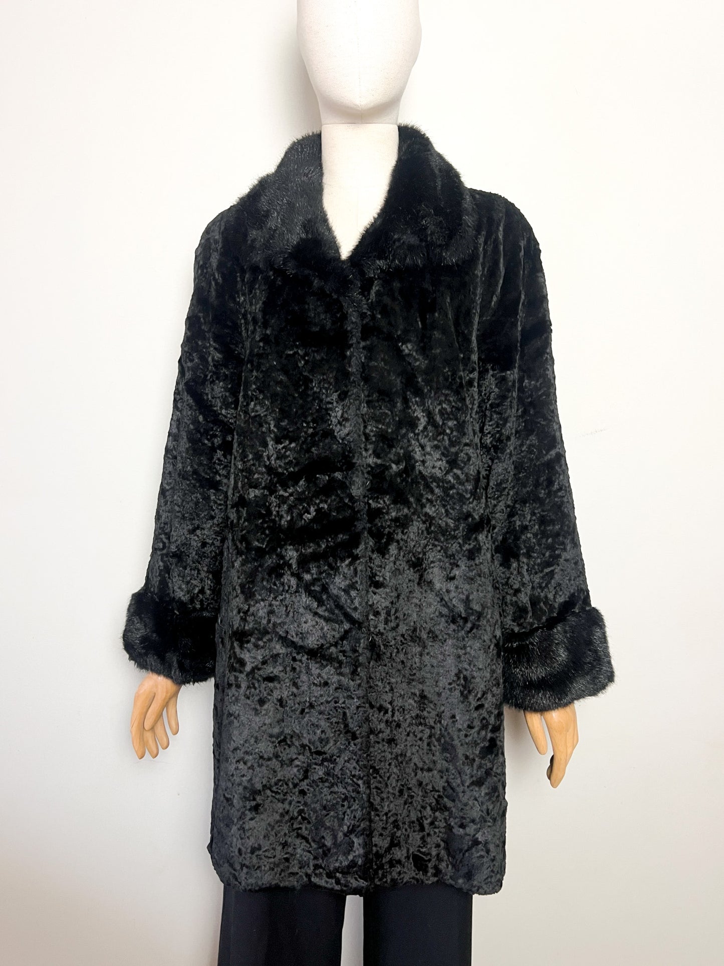 Manteau Vintage Années 80 90 Fausse Fourrure Astrakan Noir - Col/Poignets fausse fourrure poils plus Longs -T36/38