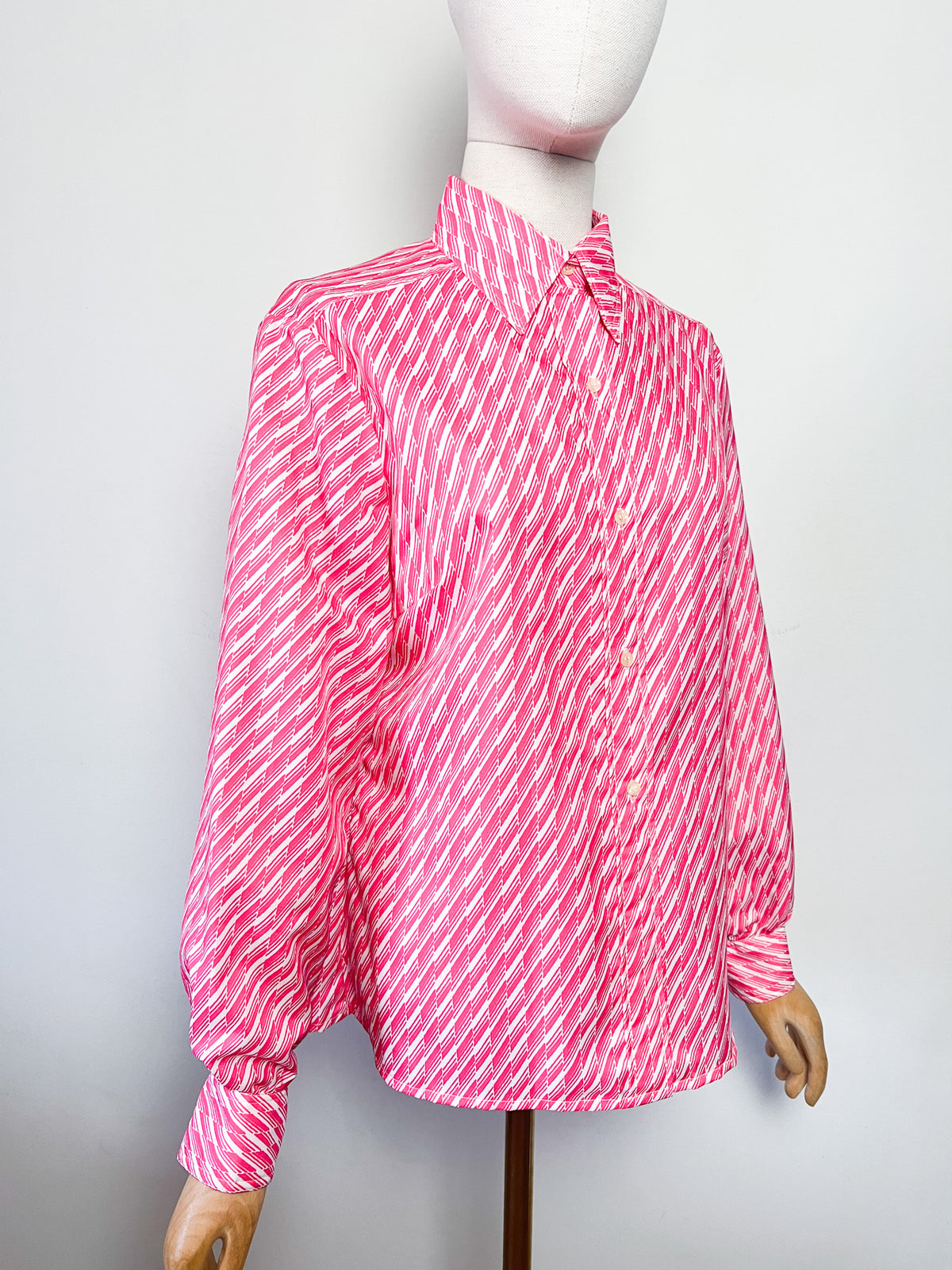 Chemisier vintage 70s imprimé graphique rose fuchsia T. 40 / 42