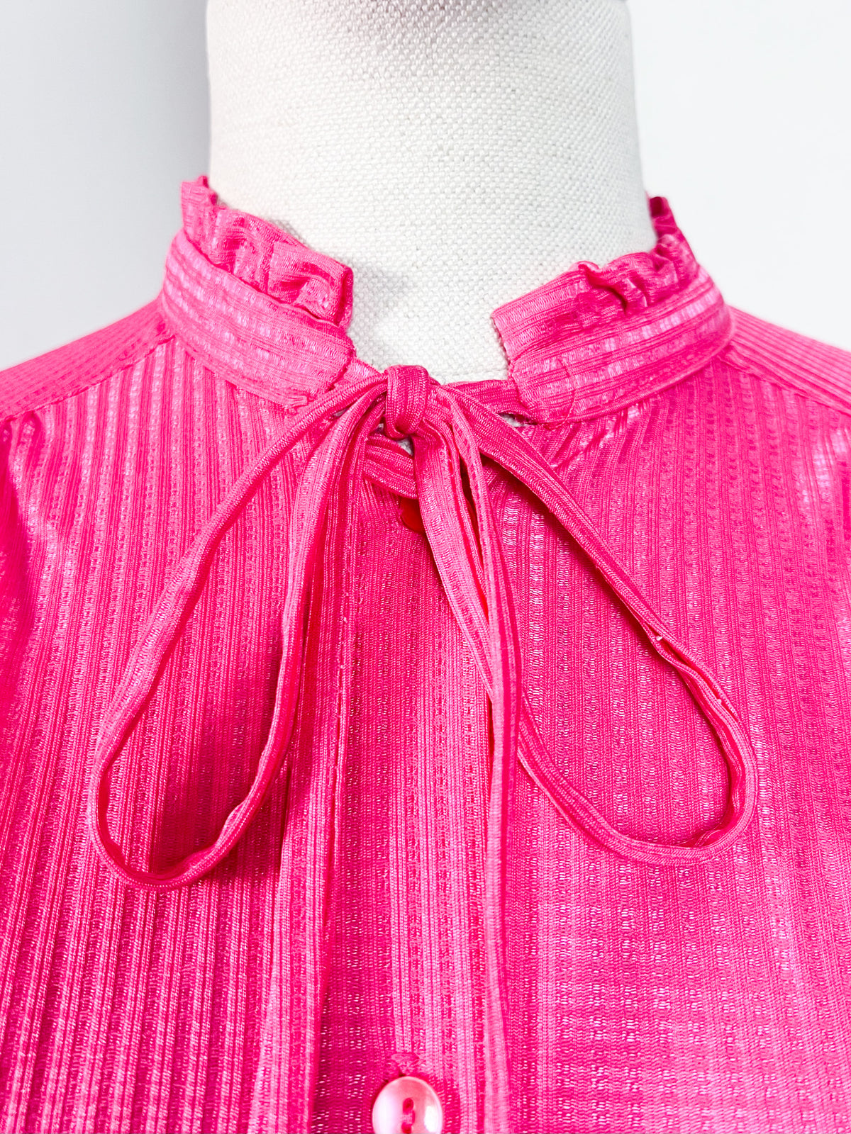 Chemisier vintage rose fuchsia col volanté Made in France T. 36/38