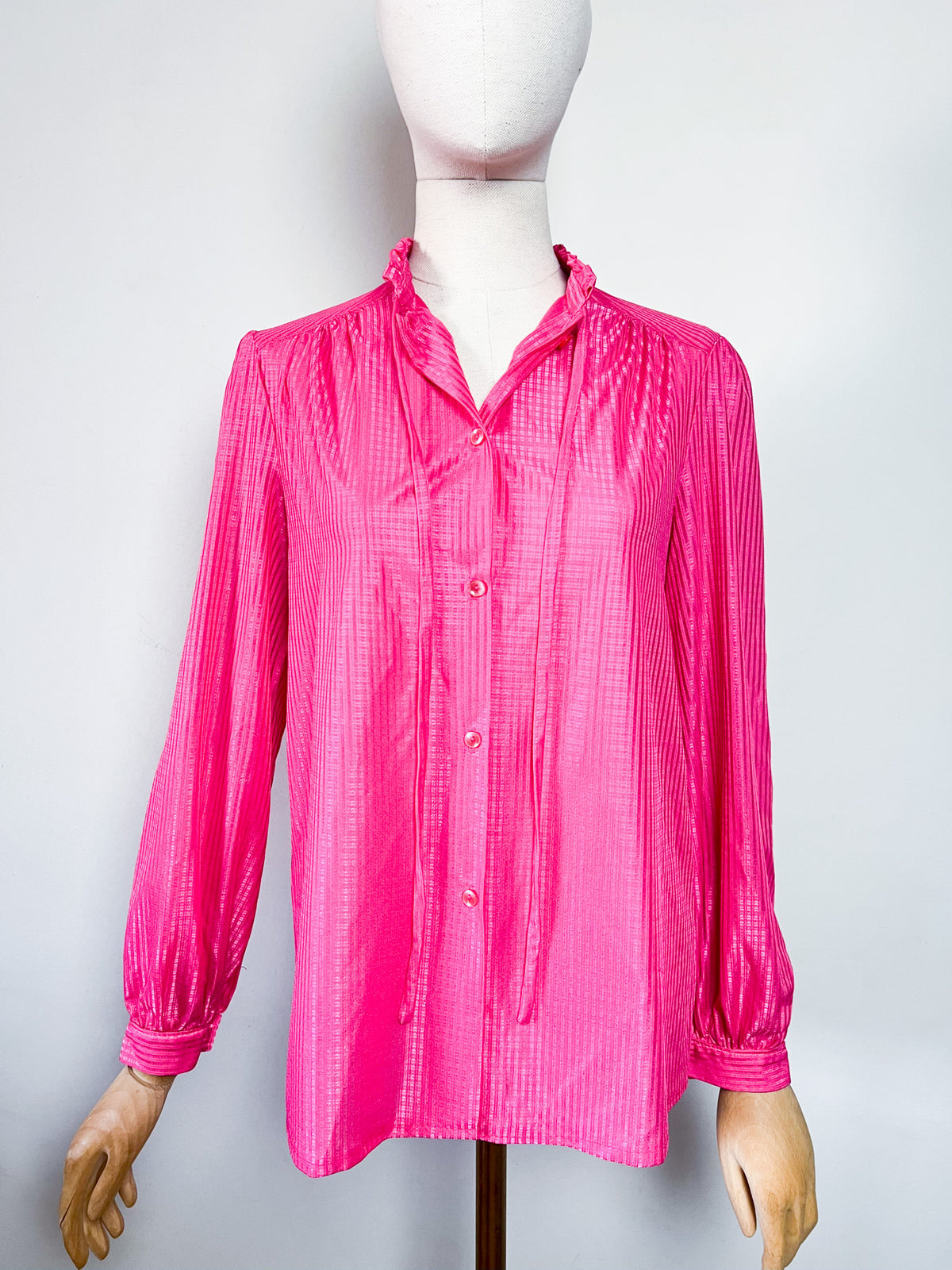 Chemisier vintage rose fuchsia col volanté Made in France T. 36/38