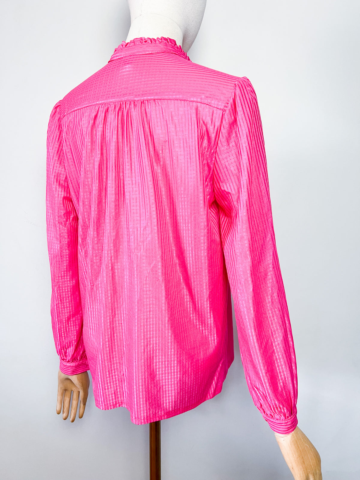 Chemisier vintage rose fuchsia col volanté Made in France T. 36/38
