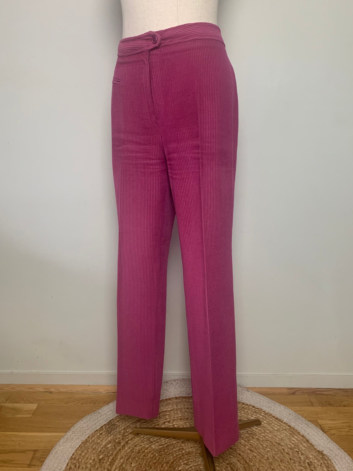 Pantalon femme velours côtelé rose vintage