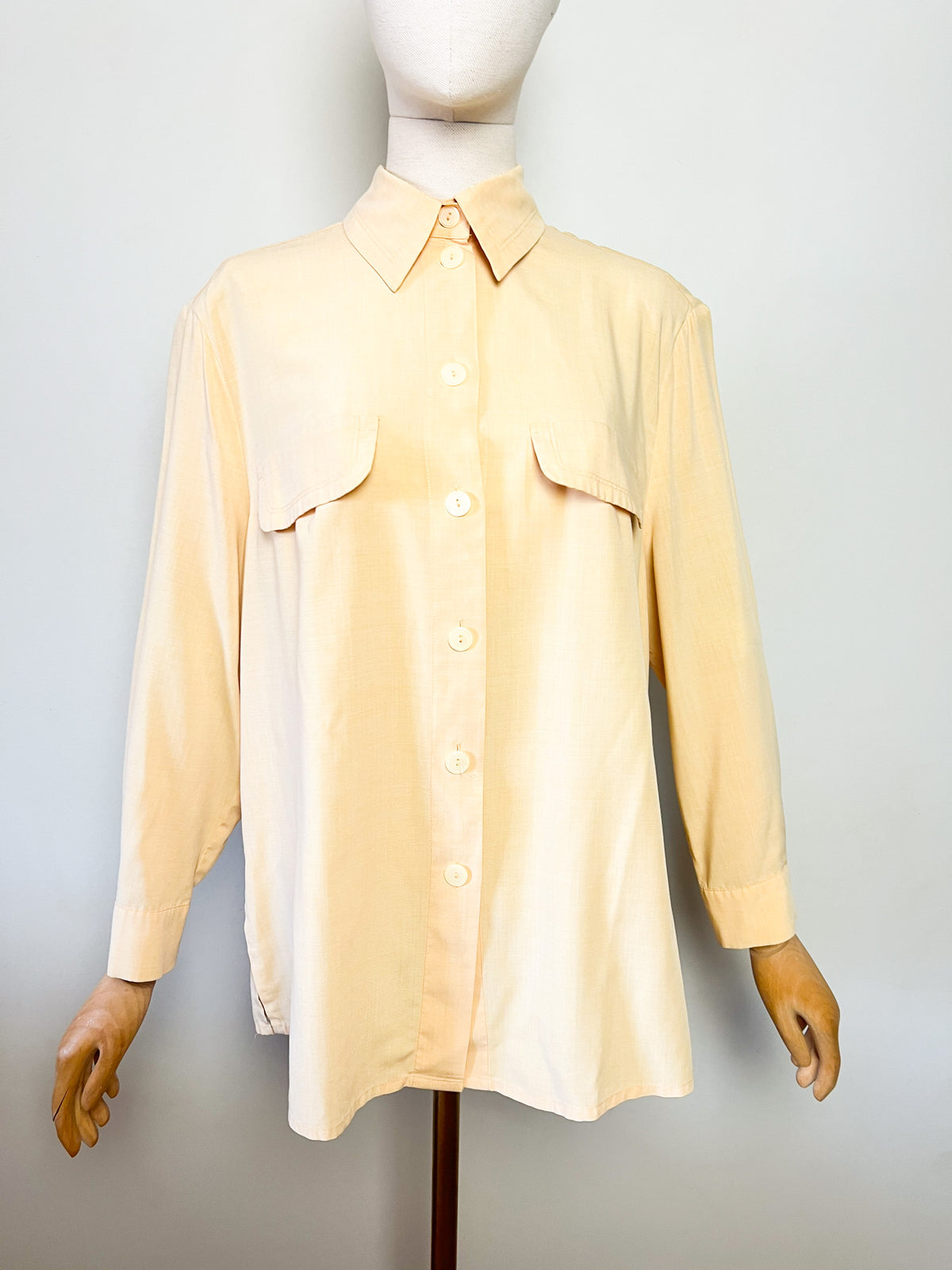 Chemise vintage années 80 jaune beurre Betty Barclay à épaulettes T. 40/42 (ou 38 loose)