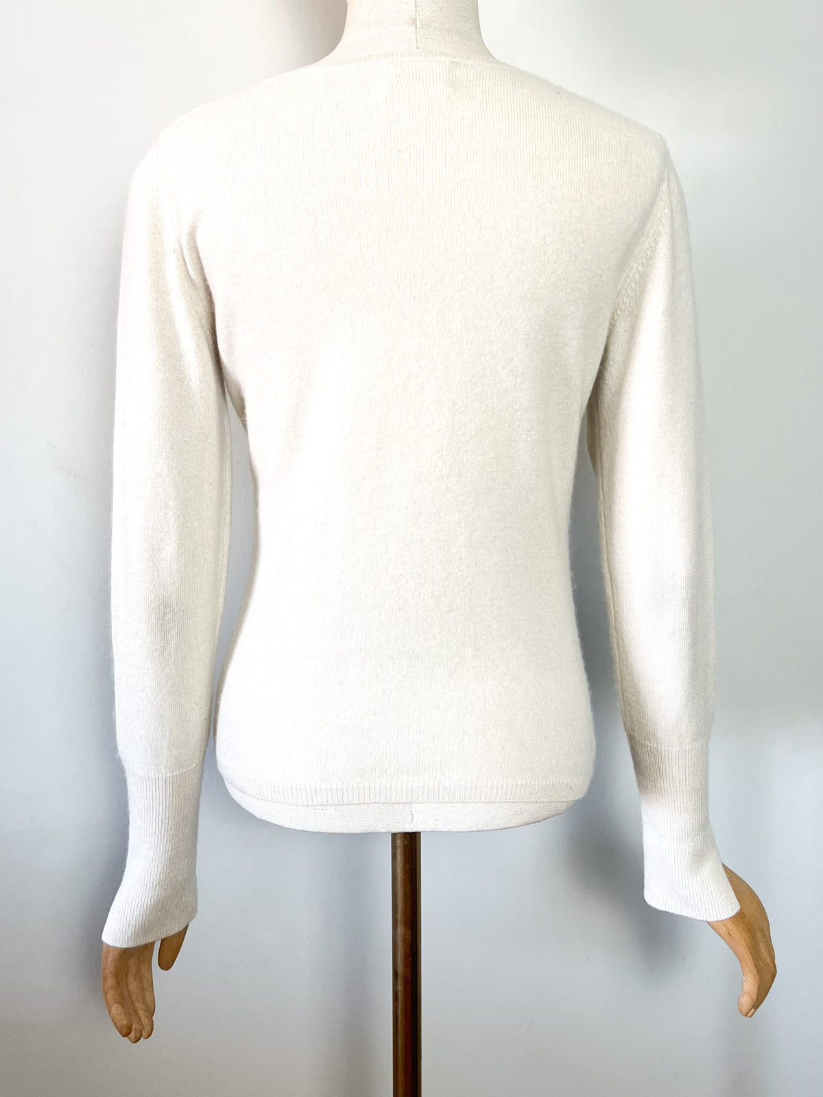 Pull cachemire & soie crème encolure dégangée ronde Eric Bompard (T M / 36-38)