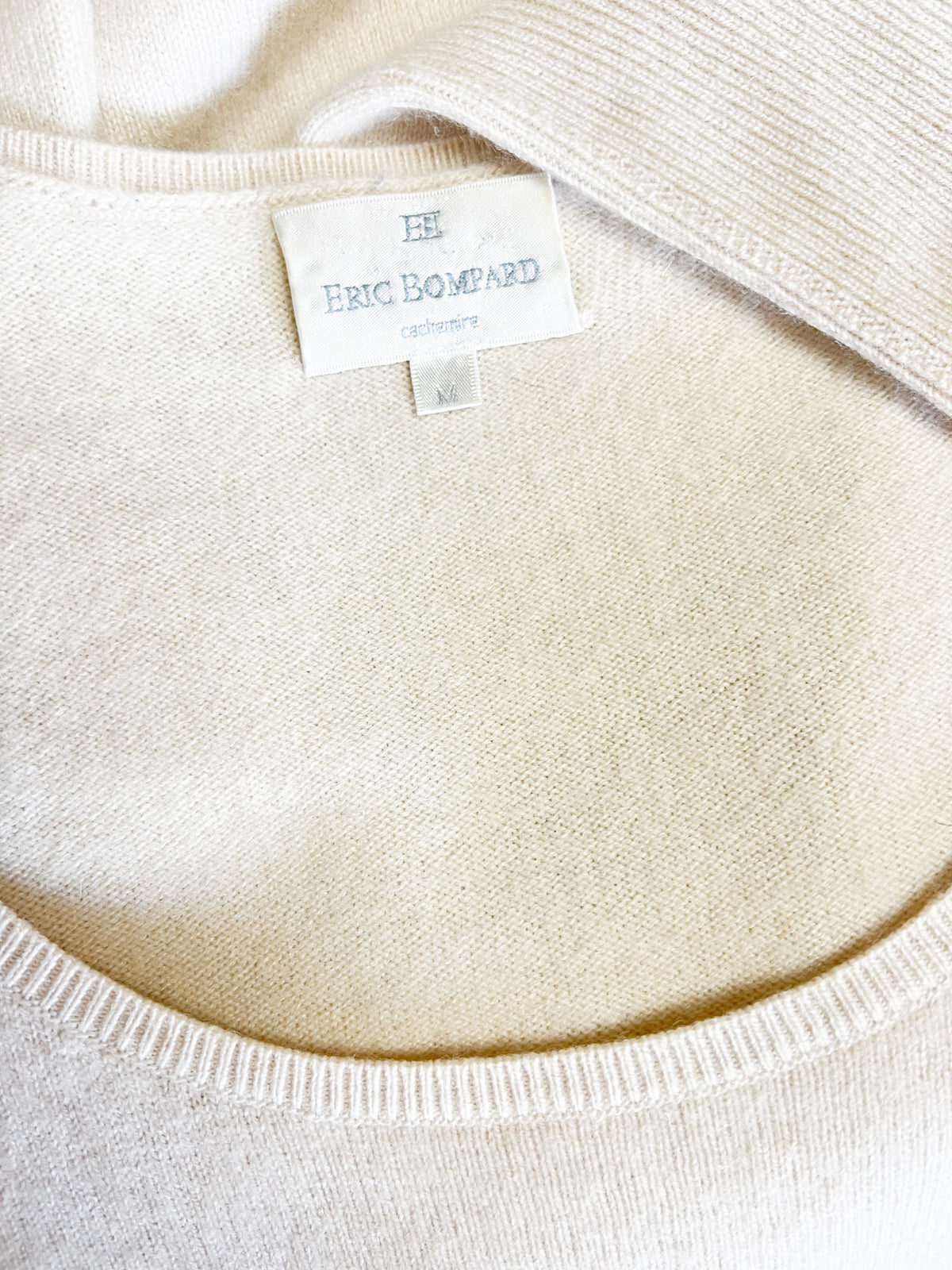 Pull cachemire & soie crème encolure dégangée ronde Eric Bompard (T M / 36-38)