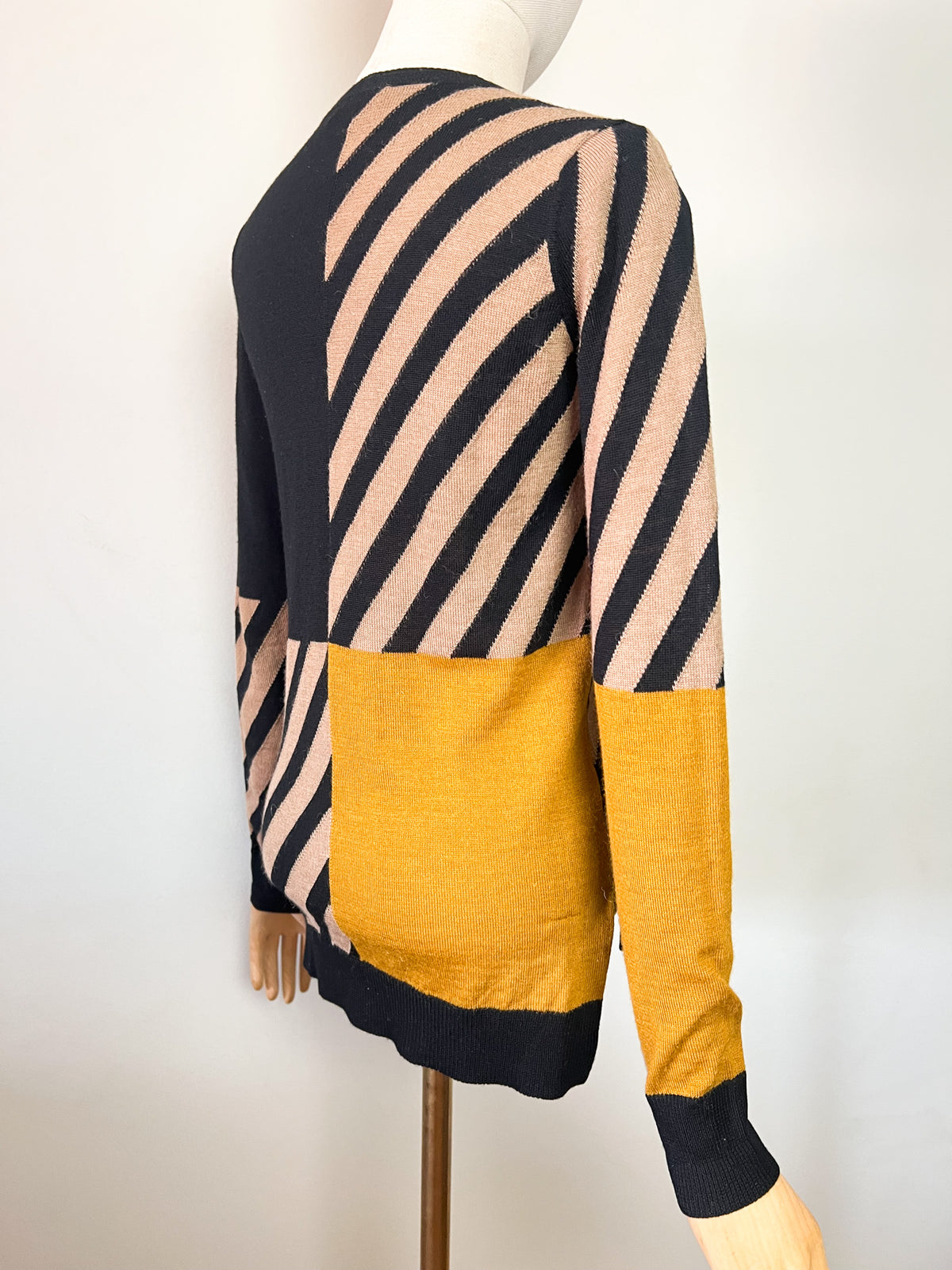 Pull graphique Burberry Brit laine & alpaga — Color-block & rayures — Taille 34