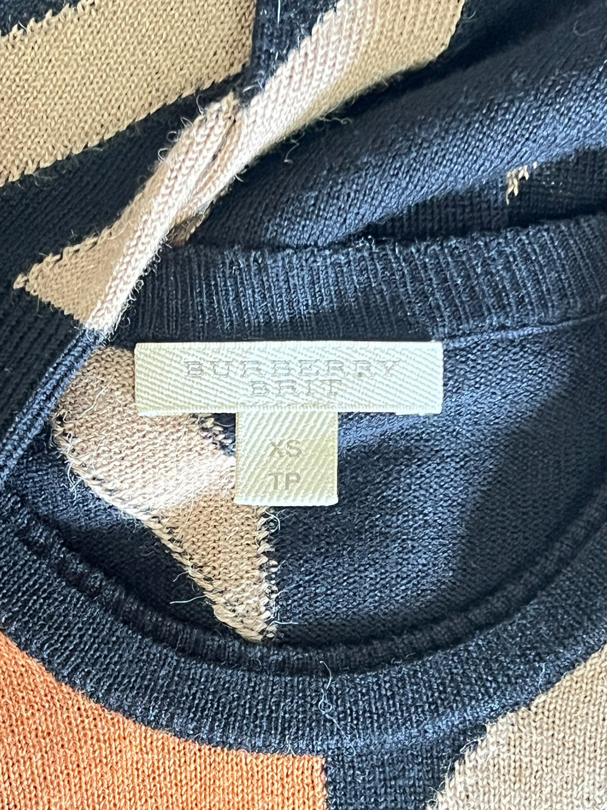 Pull graphique Burberry Brit laine & alpaga — Color-block & rayures — Taille 34